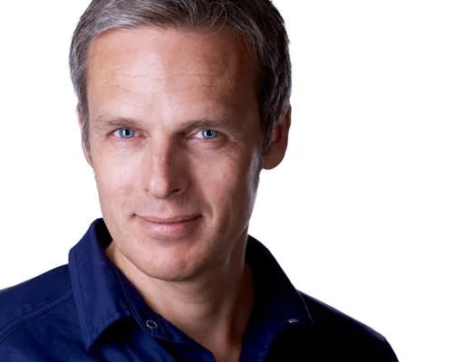 headshot-08.jpg