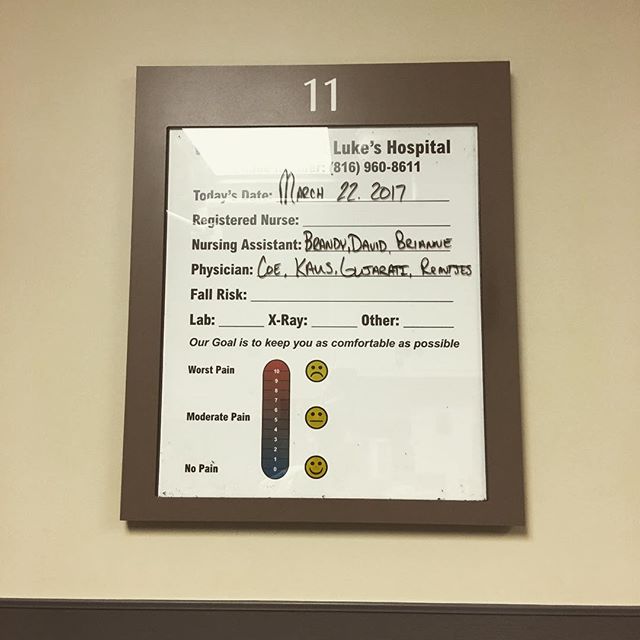 A Wednesday pilgrimage the ER brought en ephinay. I'm in the birthplace of emojis. ☹️#canyoujustremovemyabdomenalready