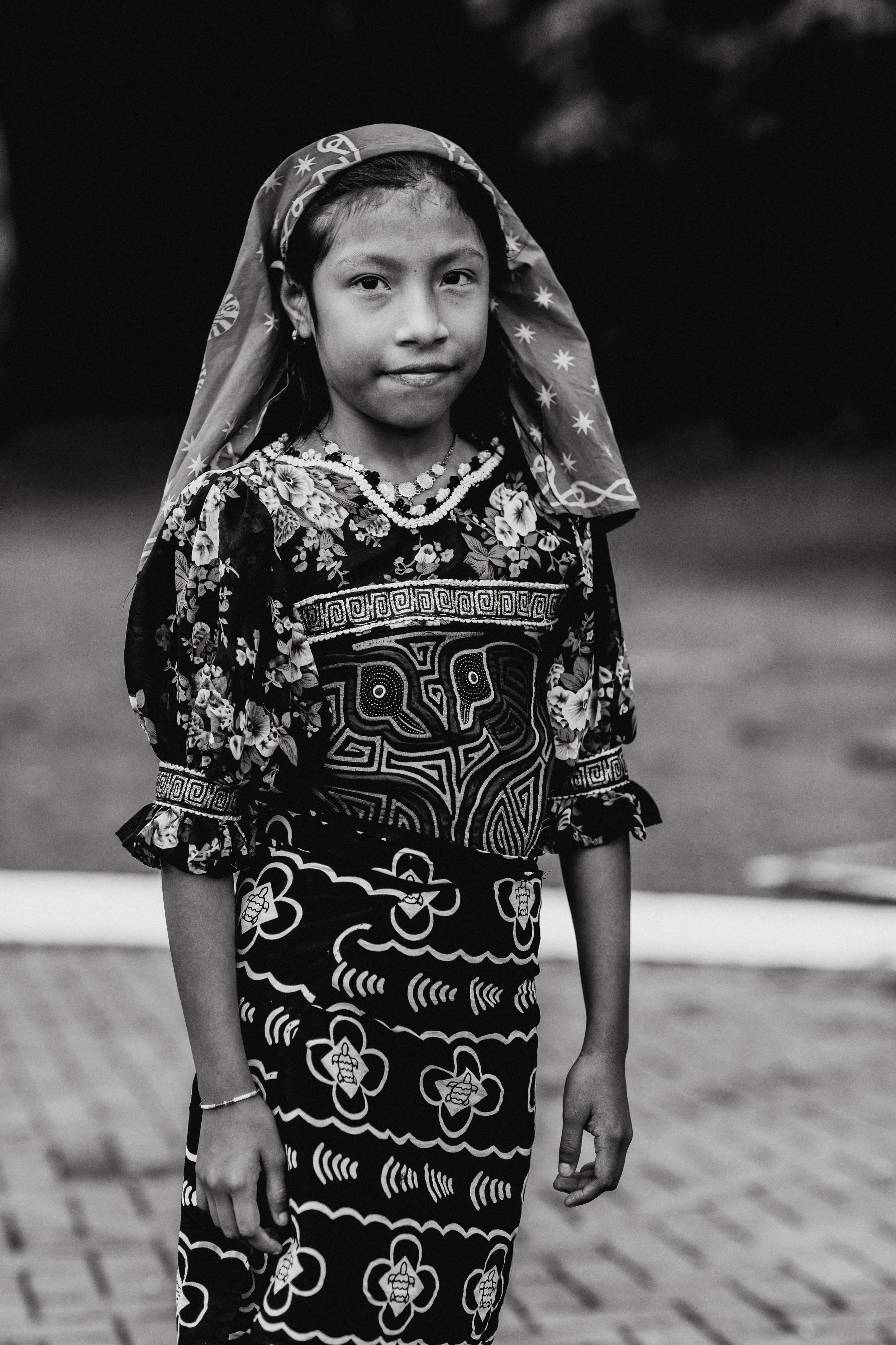 black-and-white-child-costume-1526893.jpg