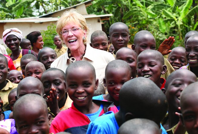 jo-luck-of-heifer-international-in-rwanda (use on website).jpg