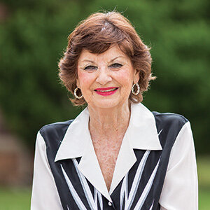 20160526_BB_dofportrait_carolyn_pollan_1767_left_sm.jpg