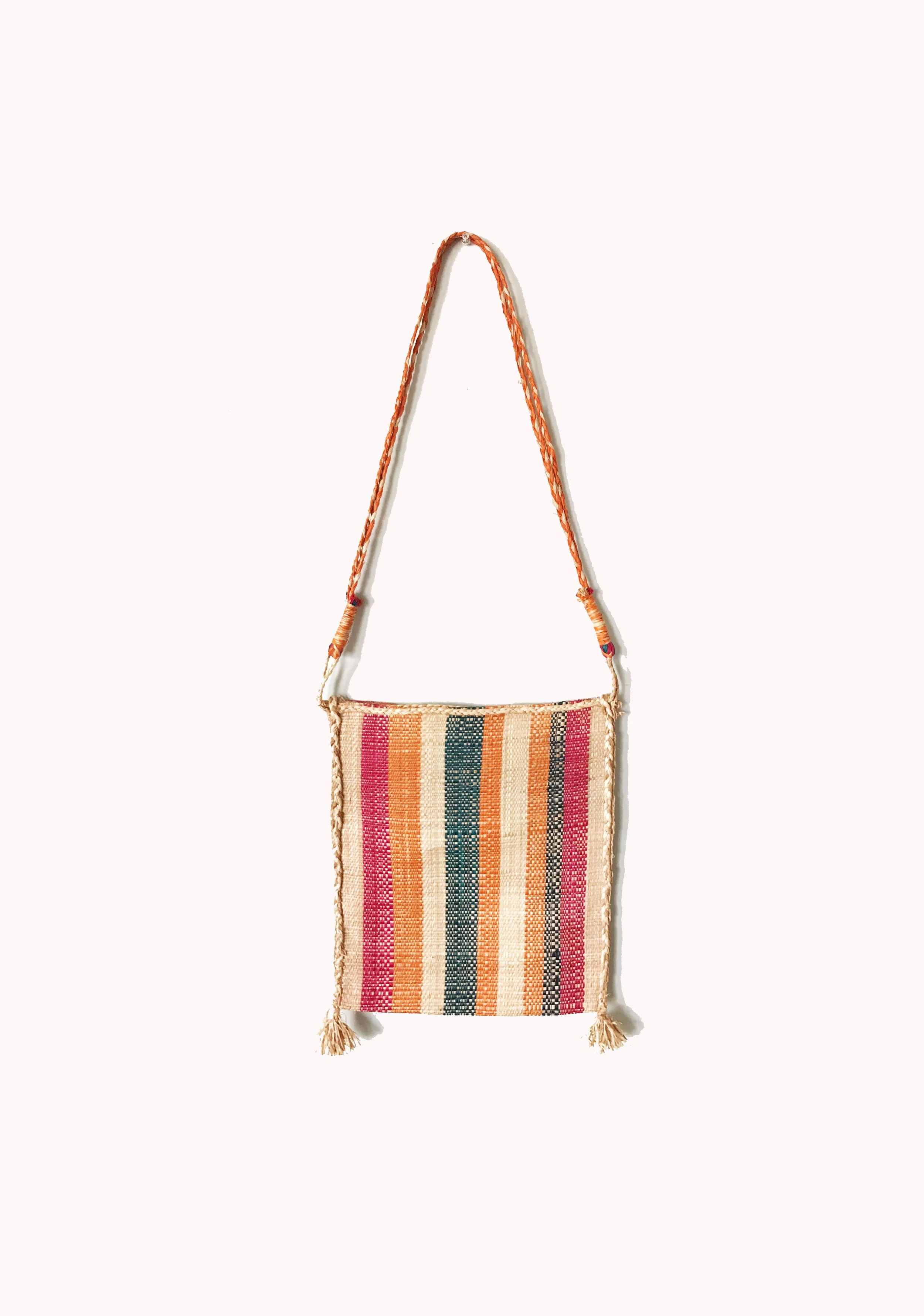 BAMILEKE CAMEROONIAN RAFFIA BAG 14.jpg