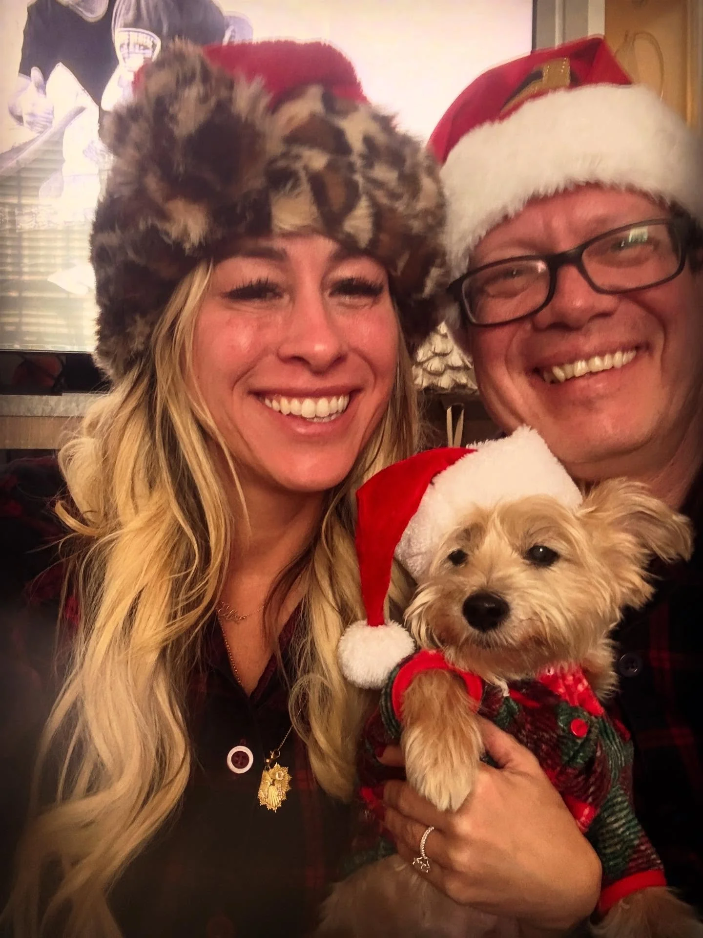 This holiday season has been all about simple rituals, cozy nights at home, date night, celebrating our anniversaries, and soaking in how much love can grow in a year. Grateful for home, togetherness, and all the magic in between 🤍🎄

We watched: Ba