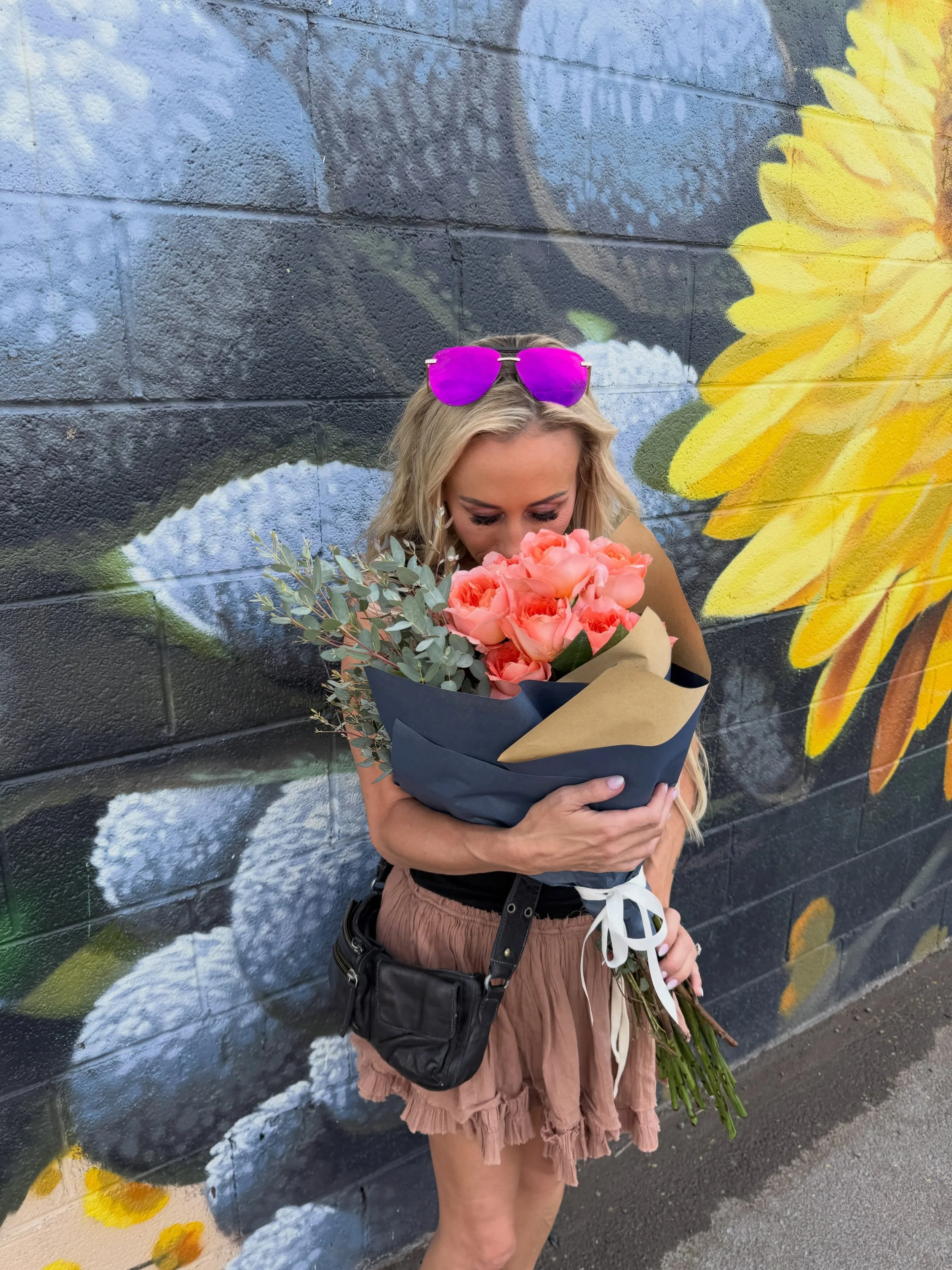 A moment for these Divine Dragonfly Roses💗🪩💐

Living in ritual. Living in devotion. Always honoring Venus, the goddess of love and beauty.🌹✨♉️🔮💗🪩🍯💫

Pink roses have always been my favorite flowers, but these Dragonfly Roses might just be the