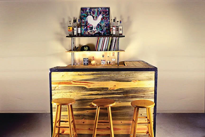 Rooster Magazine Bar