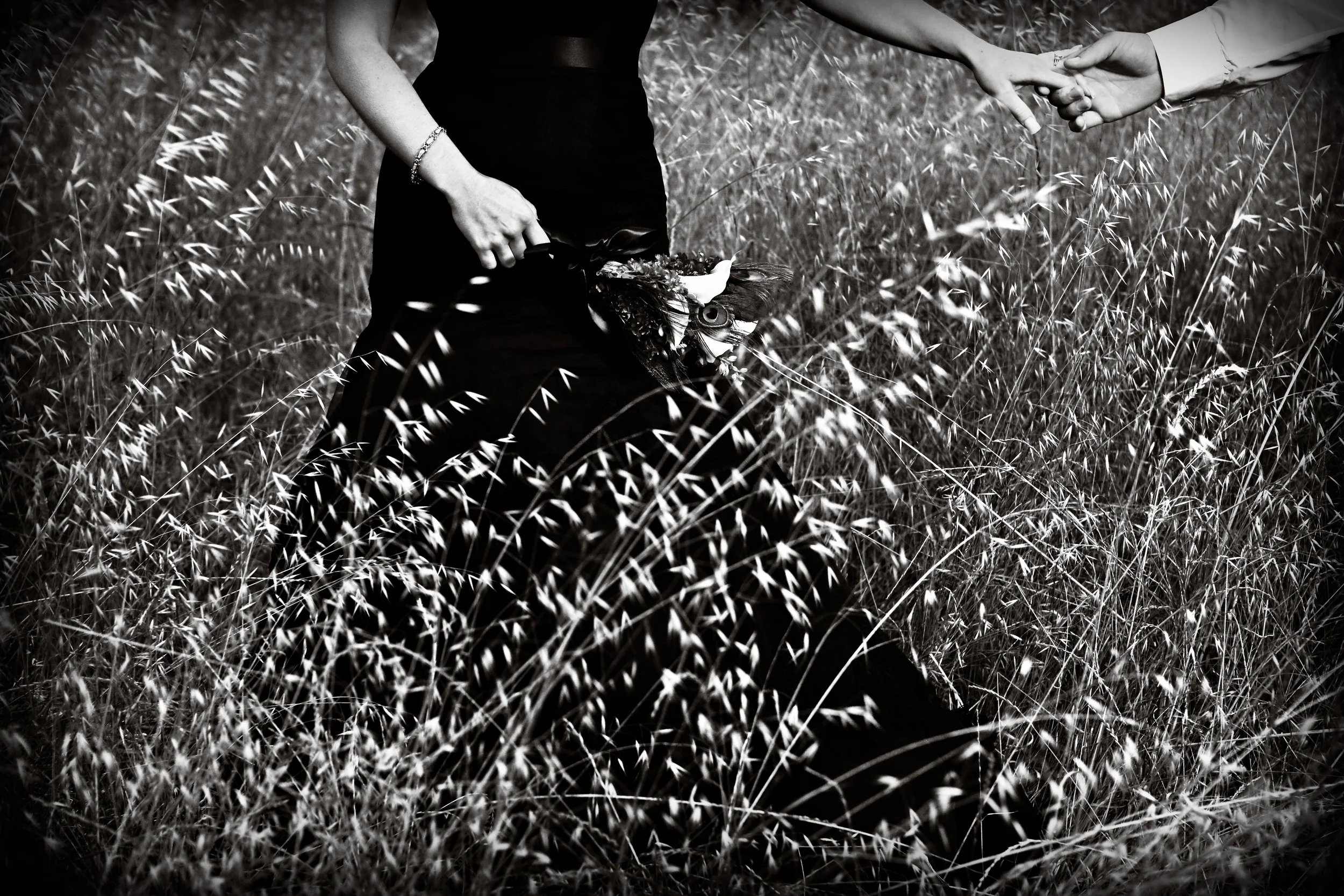 0001_D00044_Stephani & Chris BW.jpg