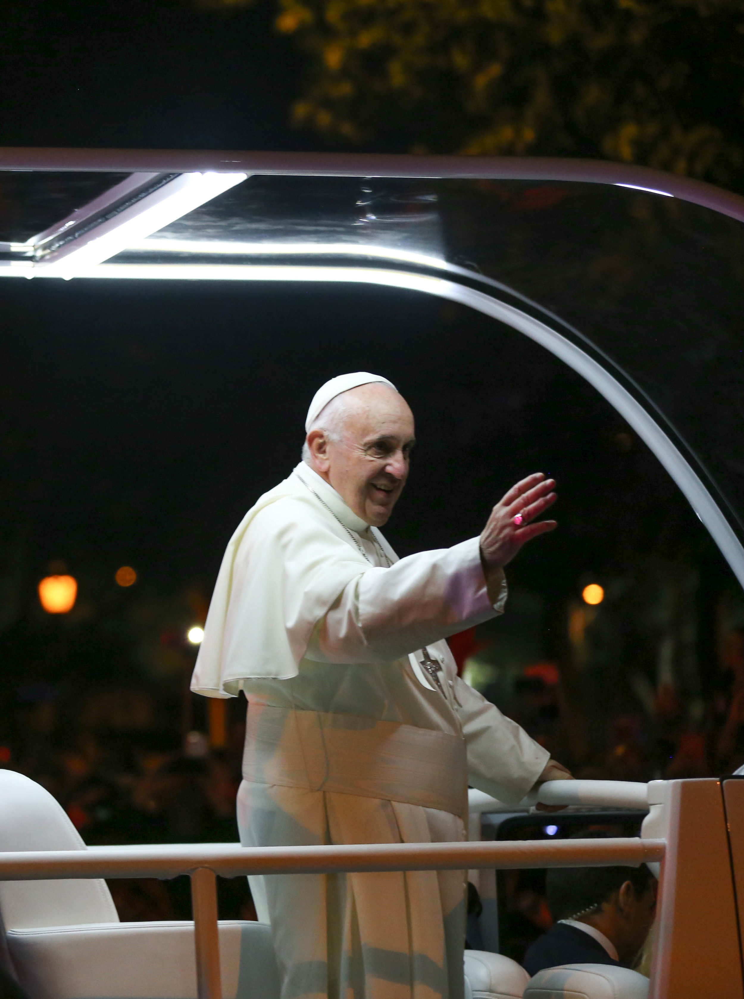 I caught Pope Francis as he came down the Parkway and greeted the excited crowds 