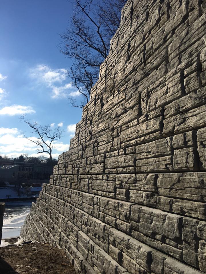  Short Street Retaining Wall Project: block close-up 