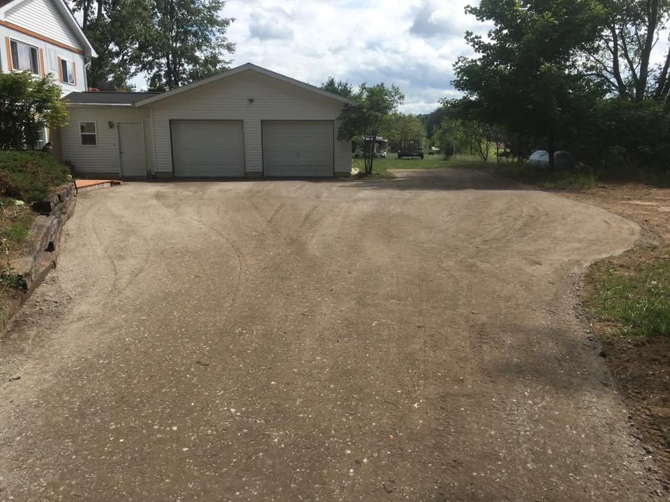 Residential gravel driveway work 