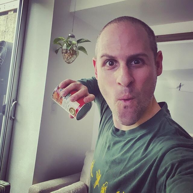 Boxing class in my living room courtesy of @therealmannyherrera !  I used sweet potato pur&eacute;e for hand weights. #quarantineworkout #morechi #sweetpotatopunch