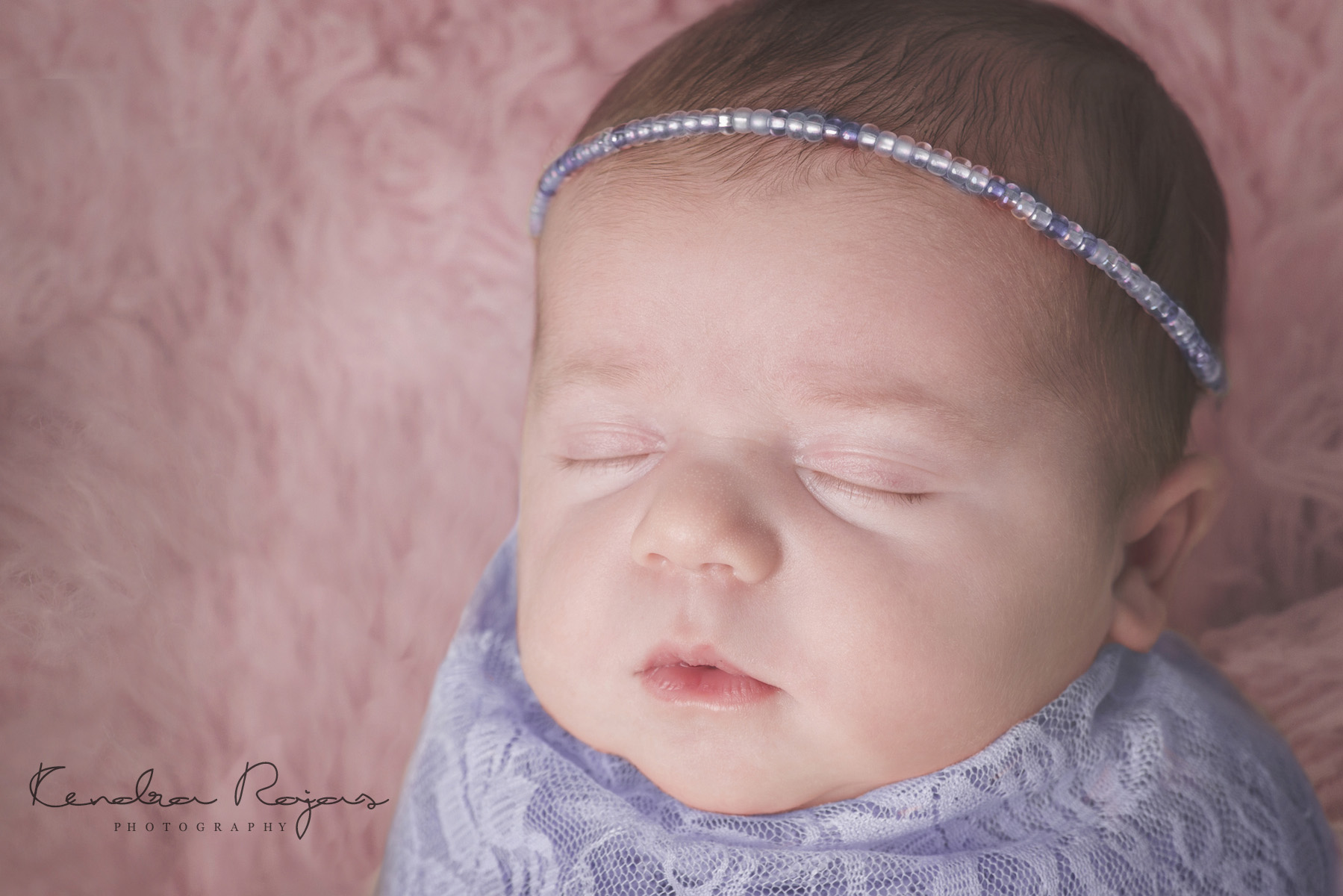 Newborn_Charlotte 112216_07_LOW_Social.jpg