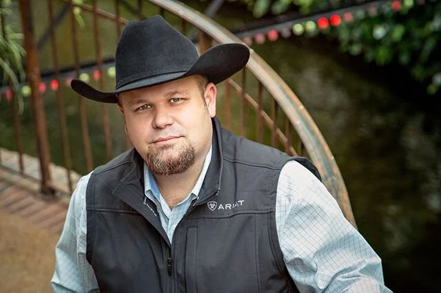 @coltmelrose is super-talented photographer in Katy and Houston Texas. @coltmelrosephotography⁠
⁠
We were both at a photography conference back in January and we took the time to capture some portraits!⁠
⁠
#kendrarojasphotography #imagingusa2020 #con