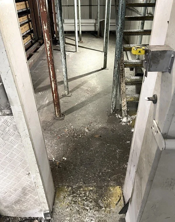 Ice Build Up in a Blast Freezer — Humiscope