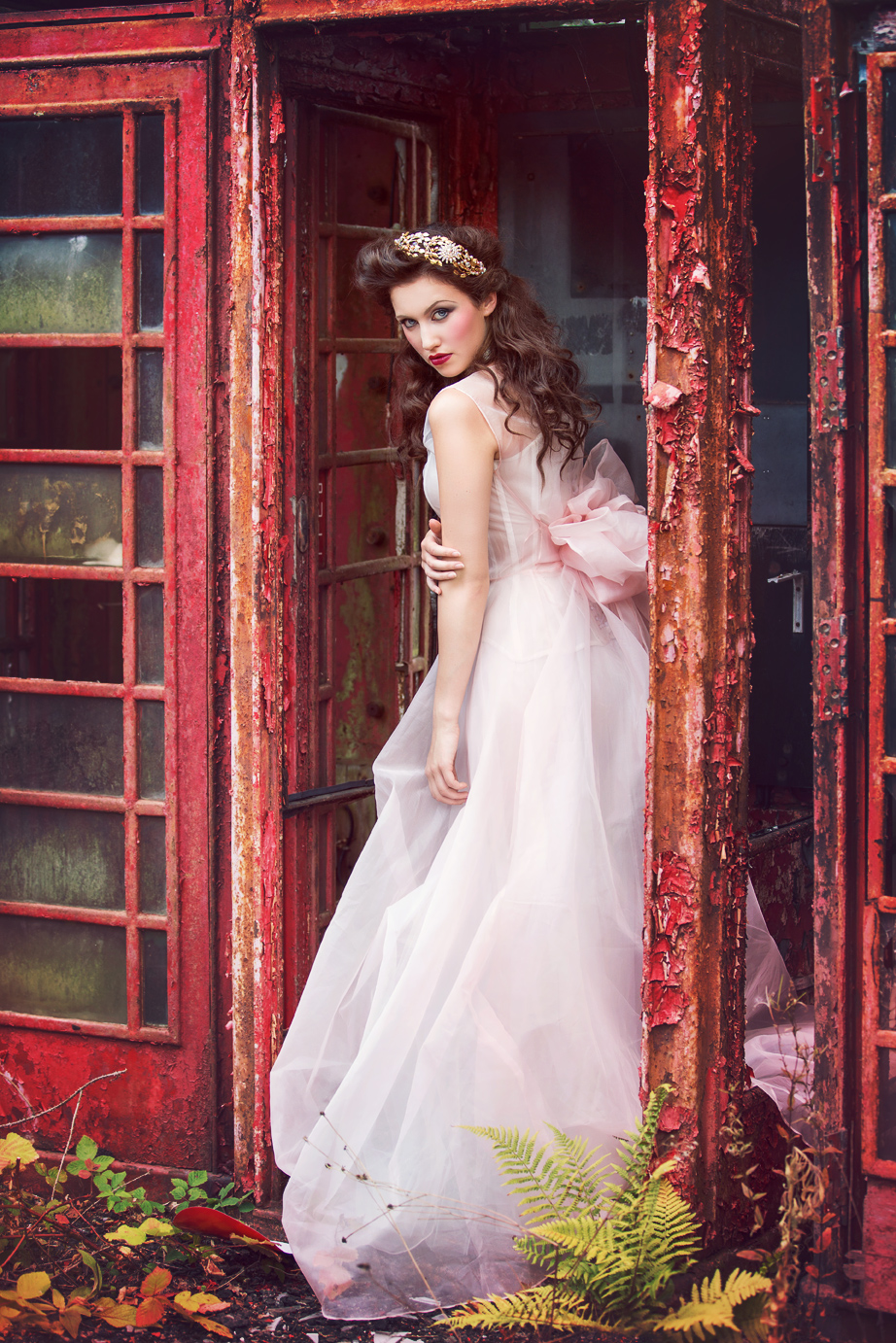 A stunning and romantic corset piece by Morua.
