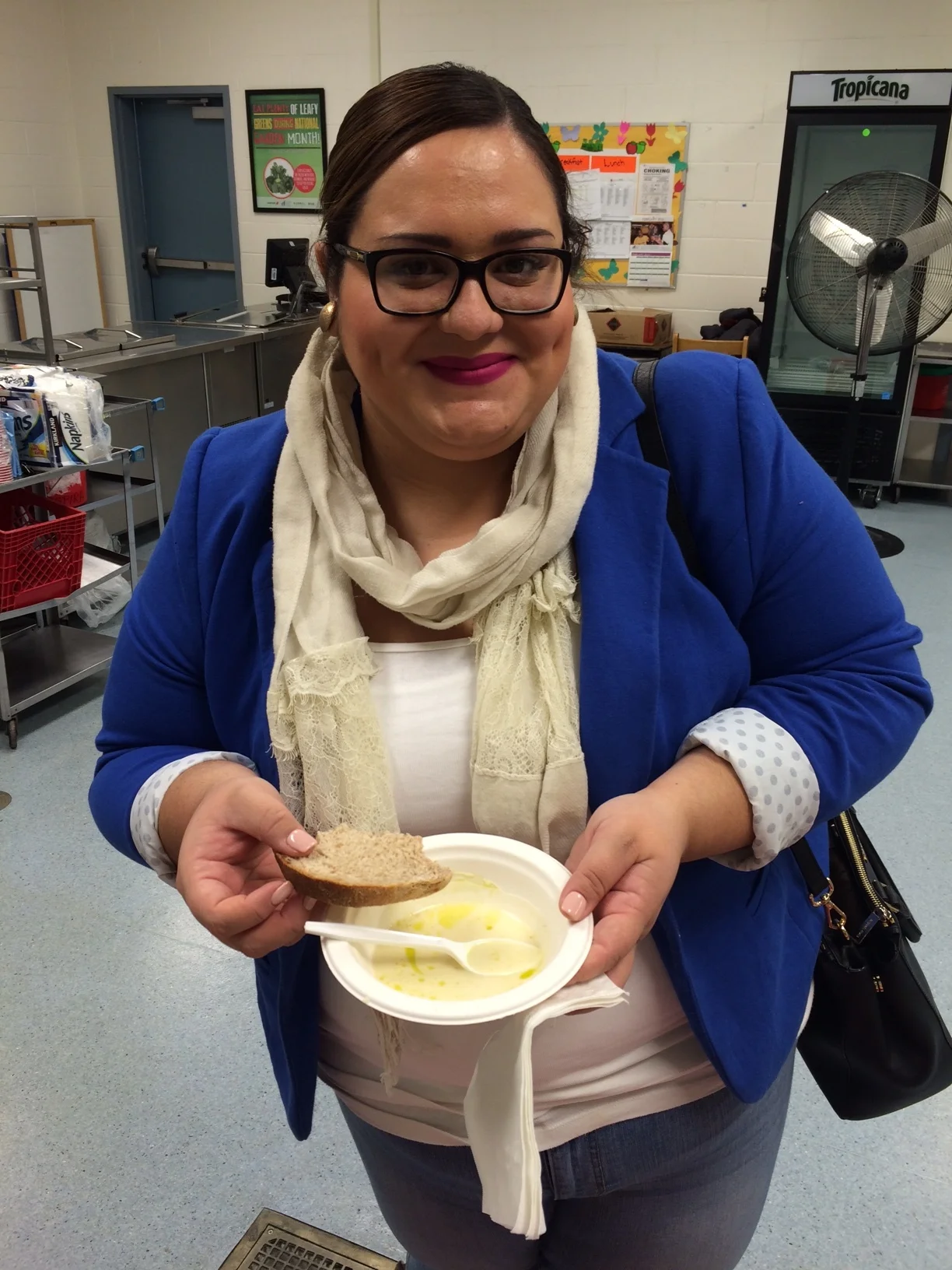  Showing off her balanced meal of soup + bread (not to mention a rad lip color)! 