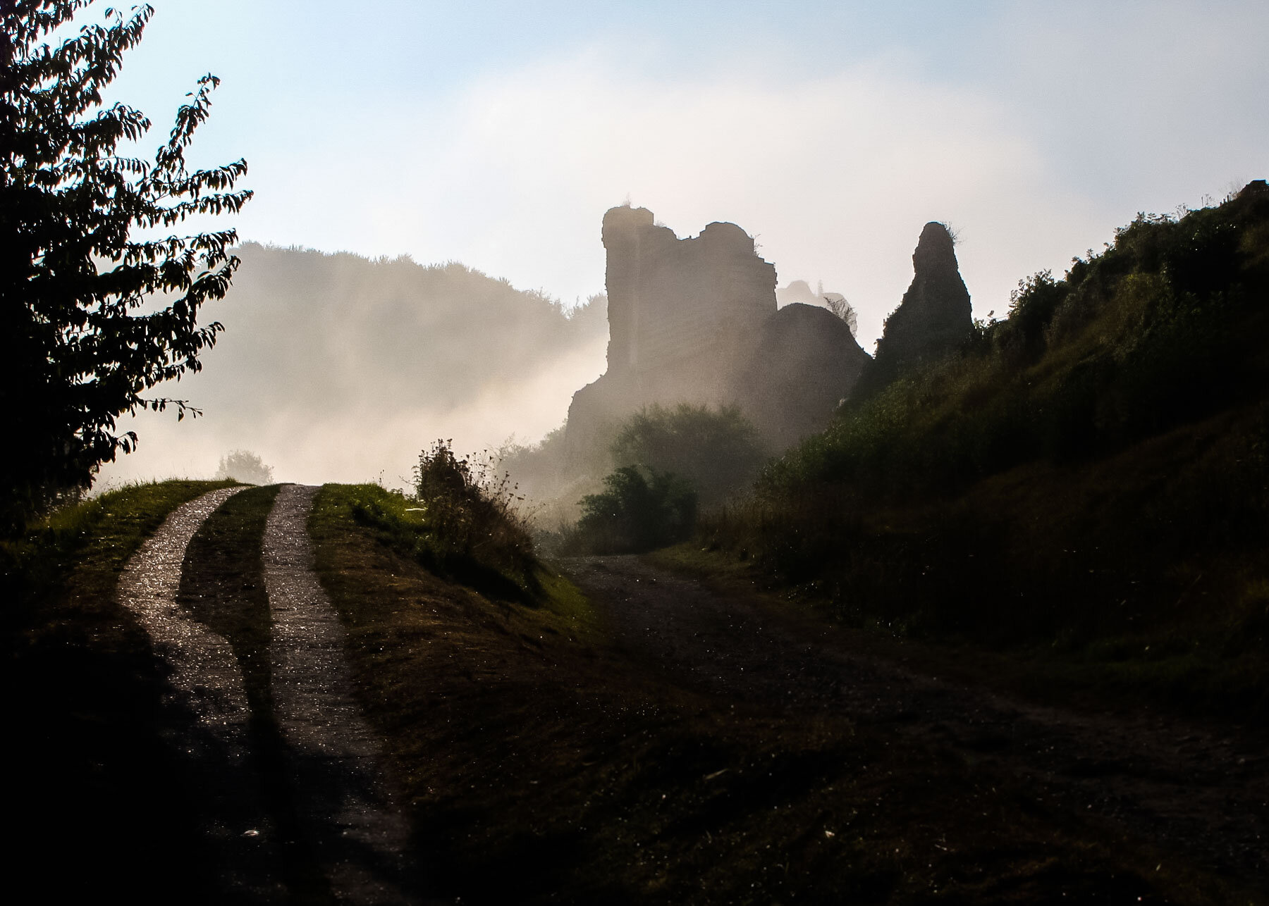 Sunrise mist at Château Gaillard, the medieval castle ruins at Les Andelys