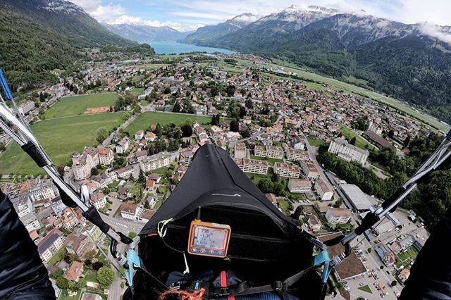 80km/h innerorts.
.
.
.
.
@advancegliders #advanceparagliders #omegaxalps3 #lightness2 #interlaken #paragliding #crosscountry