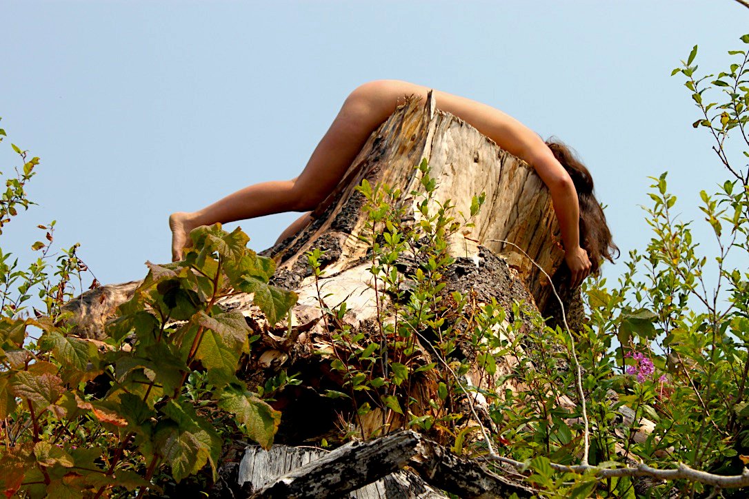 TOUCHING EARTH BODIES