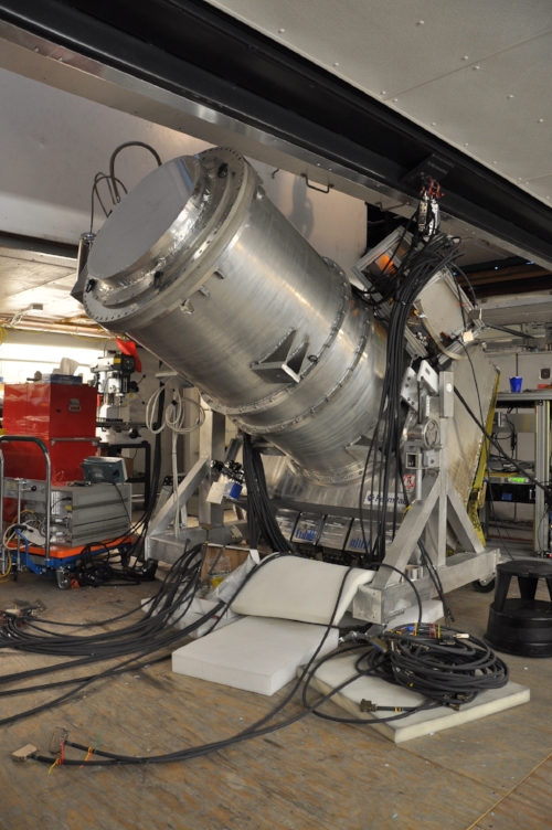 The business end of the telescope (or "focal plane array") is another super-cooled cryostat.