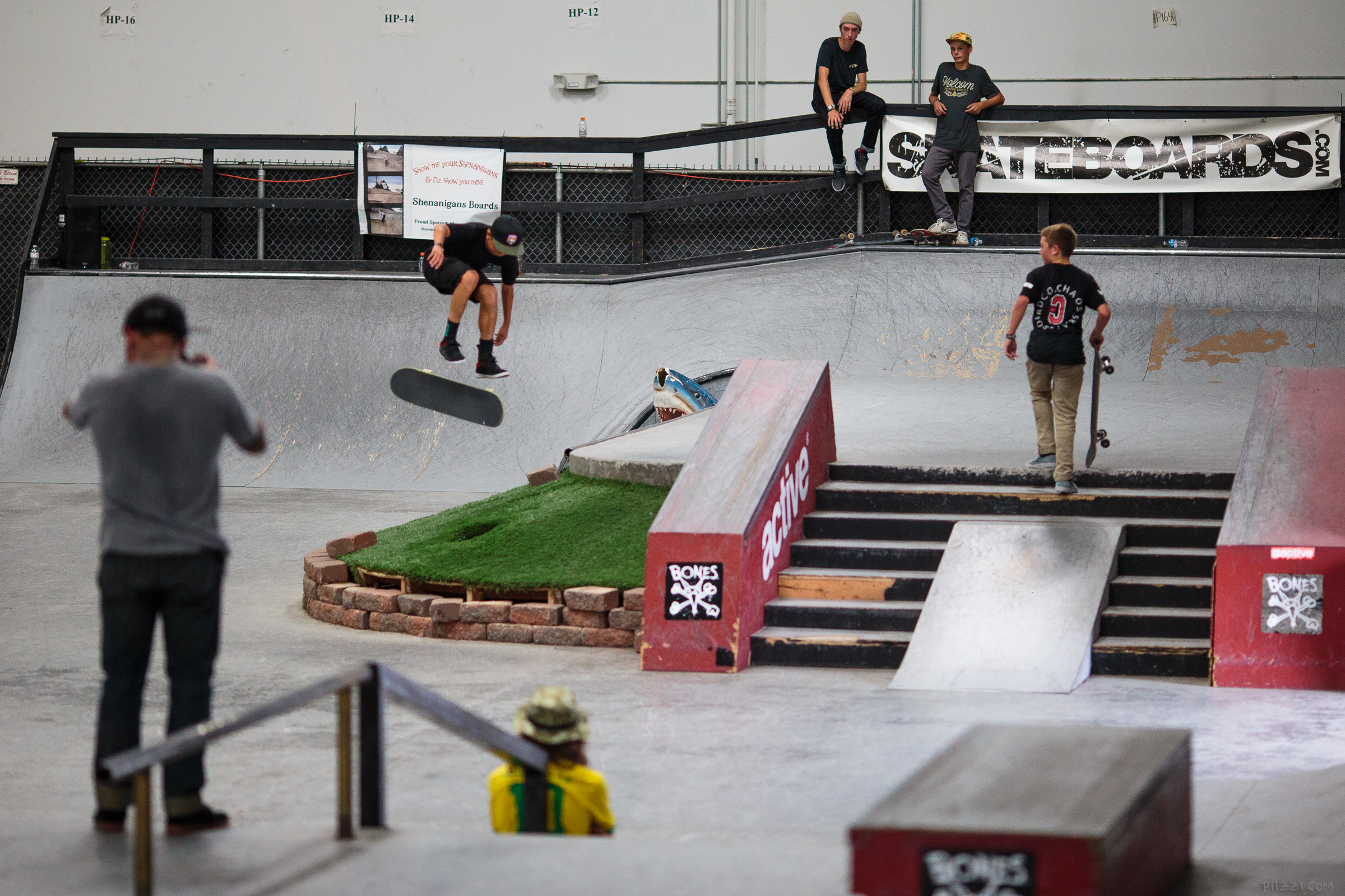 skate_gap_inward_kevin.jpg