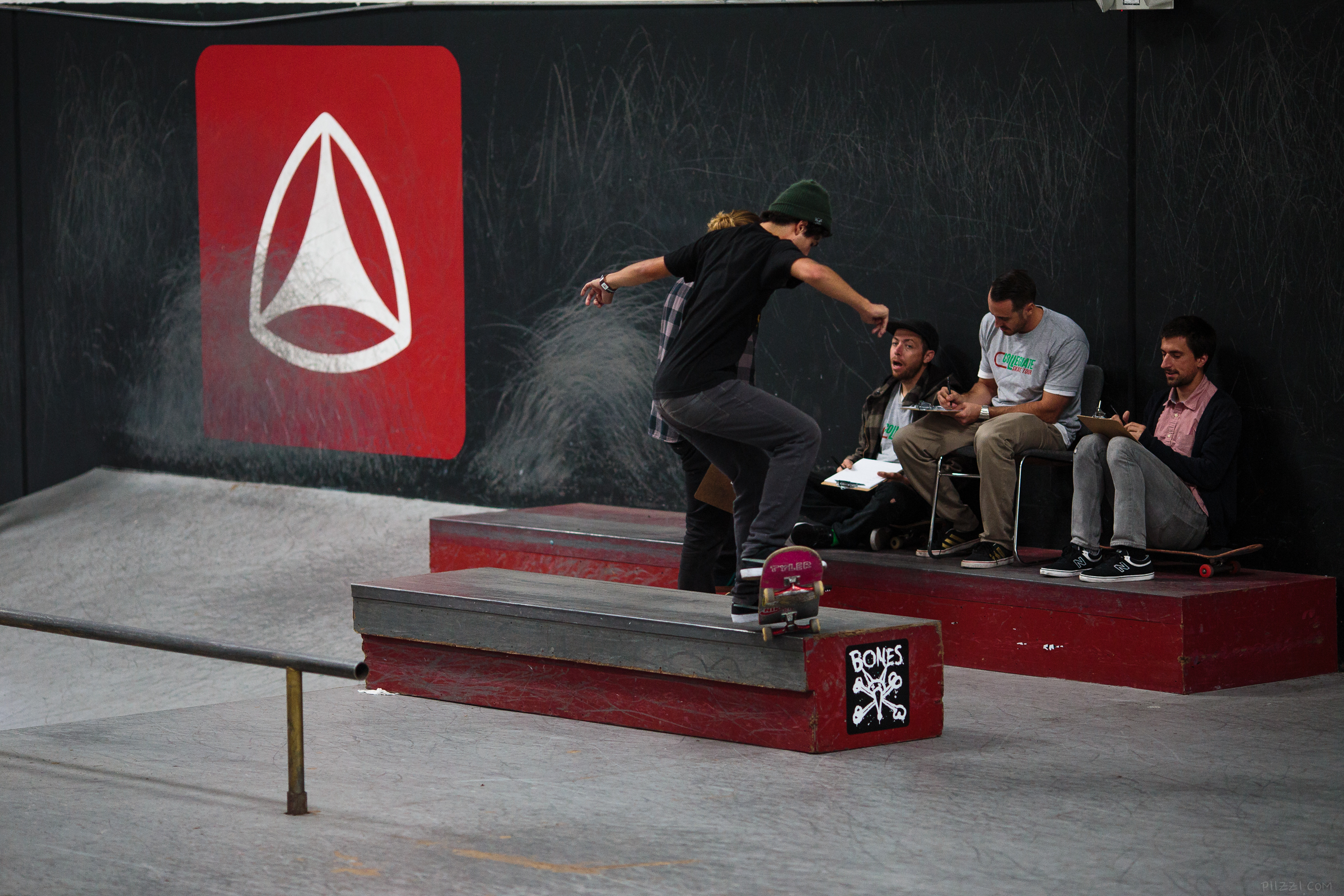 skate_ledge_5-0.jpg