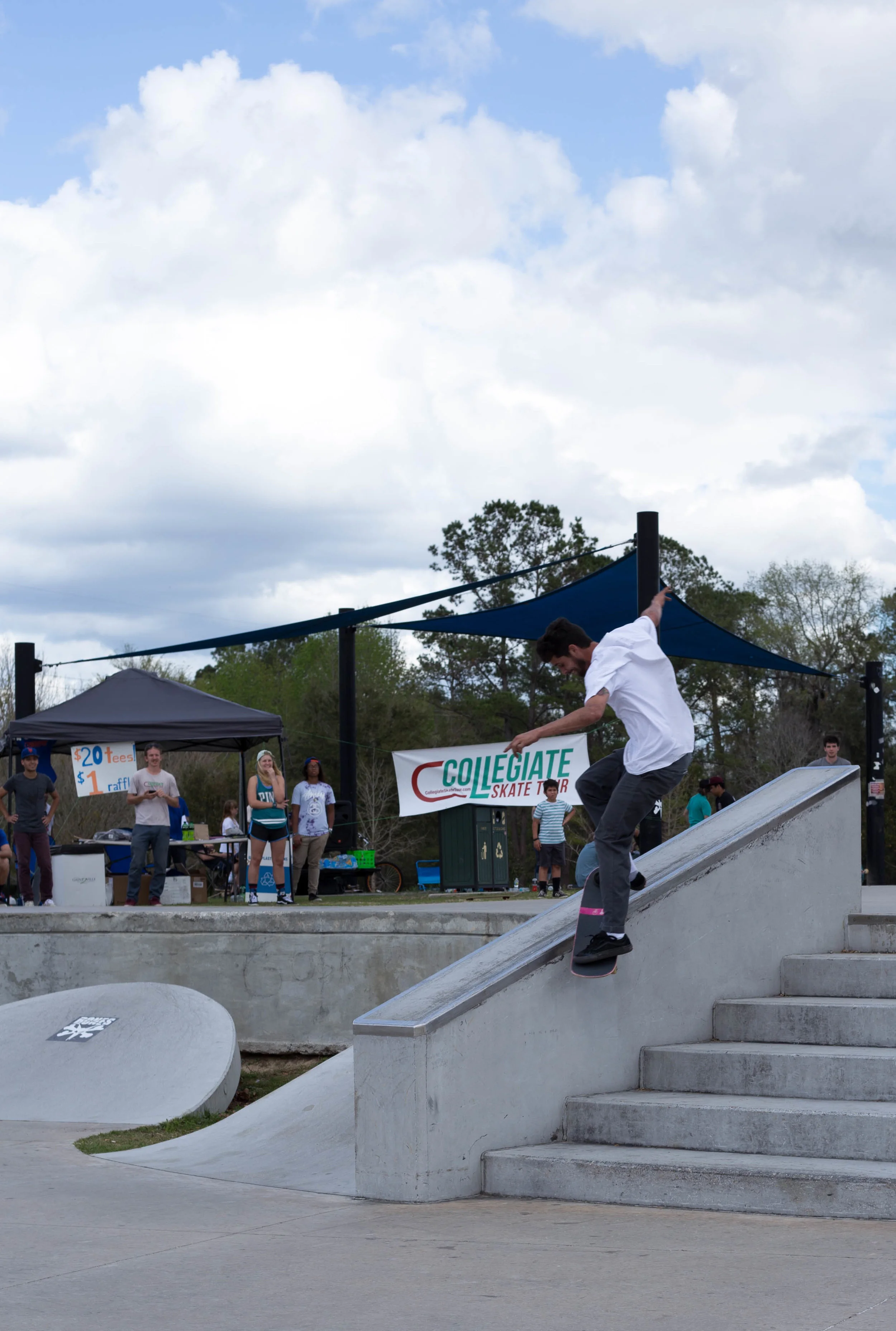 Landy Collada had this frontside smith grind just about every try.
