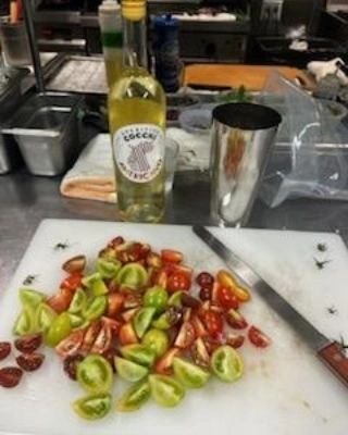 You never know what @jessbevenour has in store for the next new cocktail! See you tomorrow at 5
#rvadine #happyhour #cocktails #local
