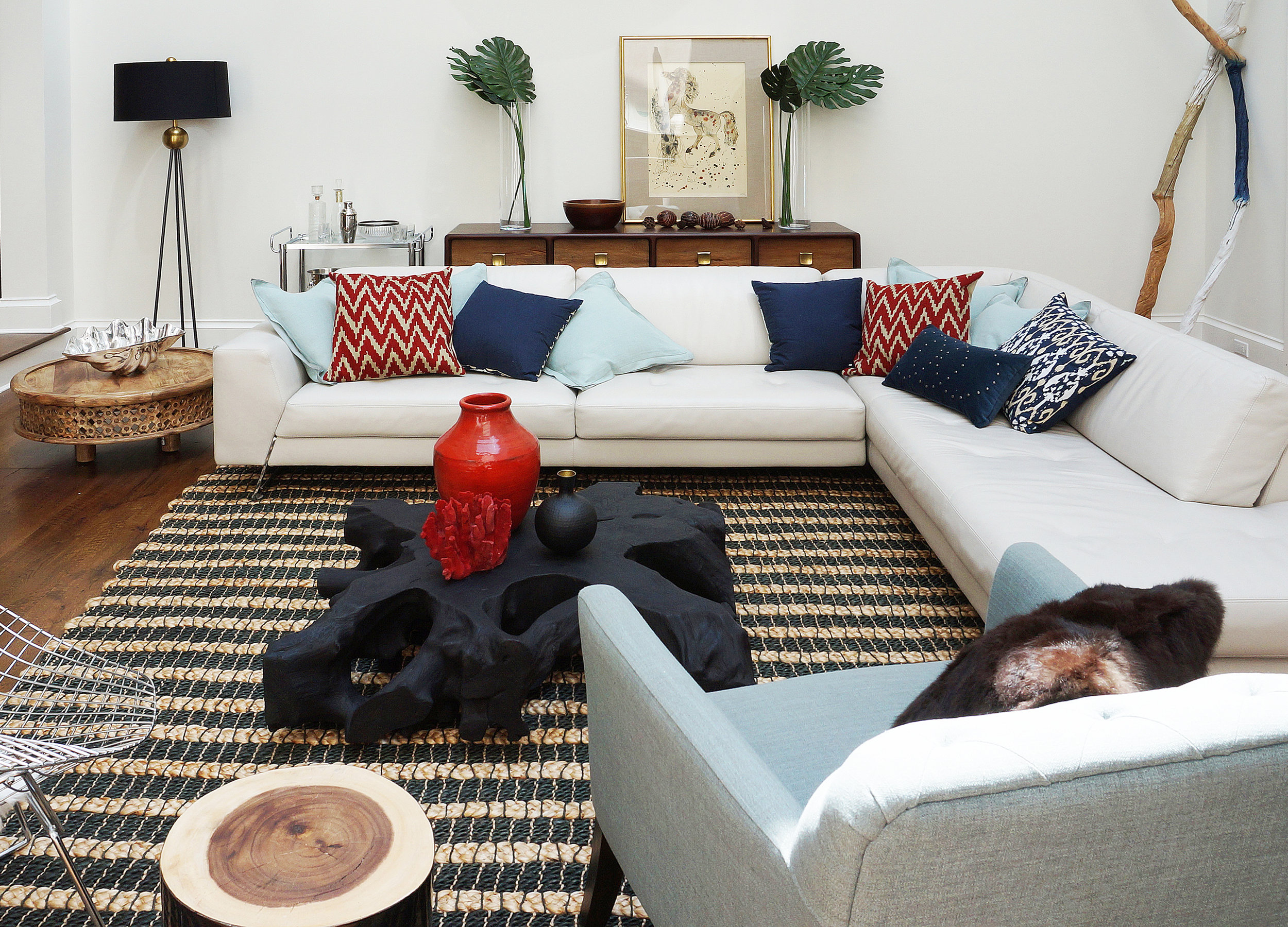 LIVING ROOM edit 3.jpg