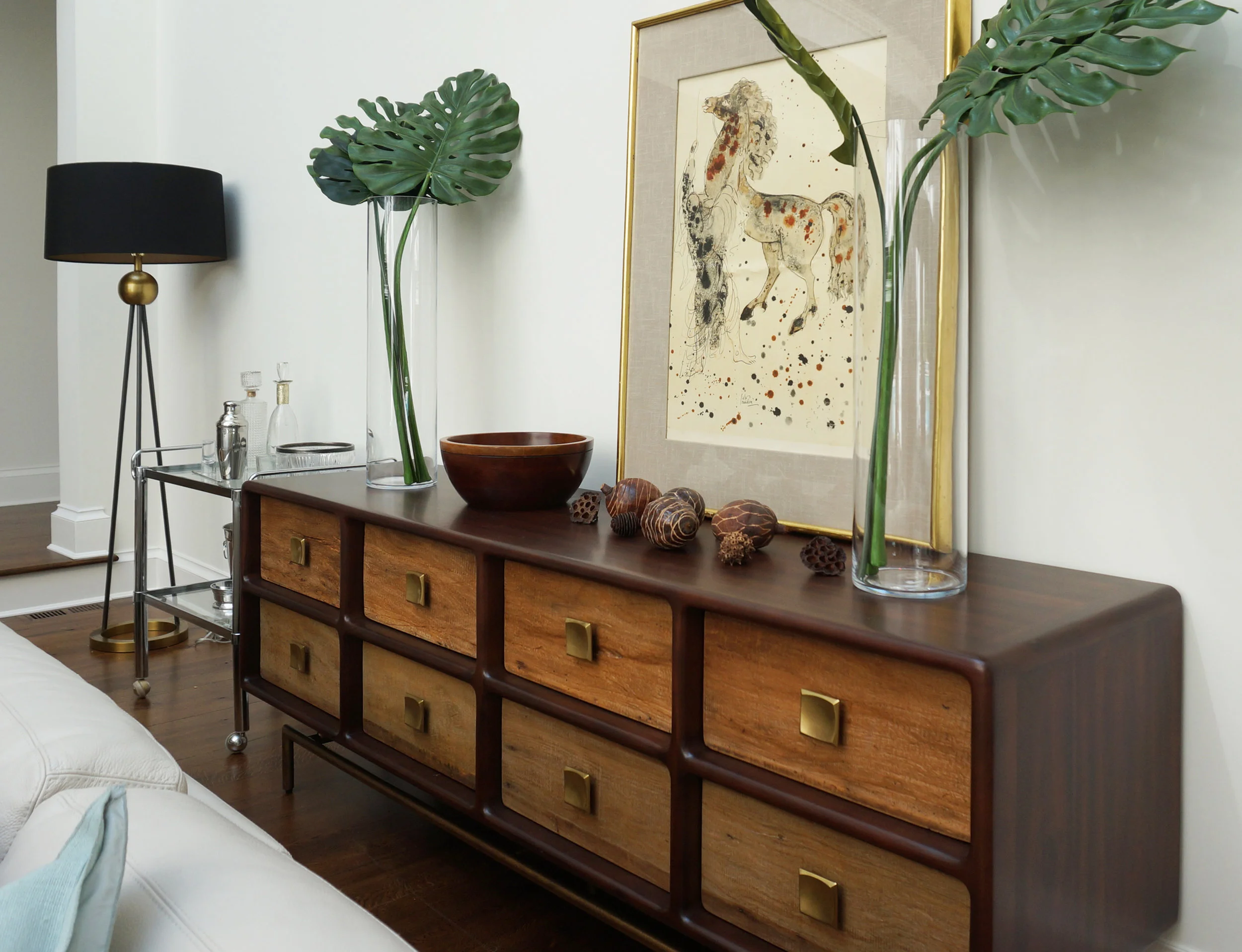 LIVING ROOM edit 5.jpg