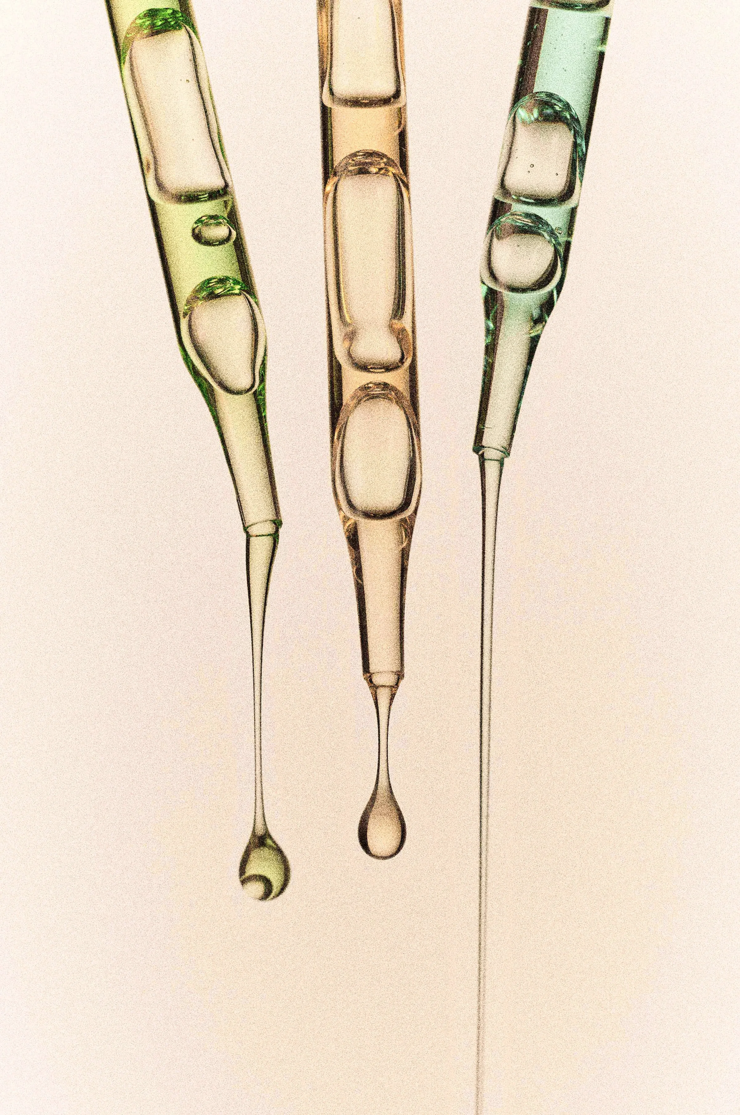 25TST1726_PHARMA_3 DROPPERS_2731 copy 1.jpg