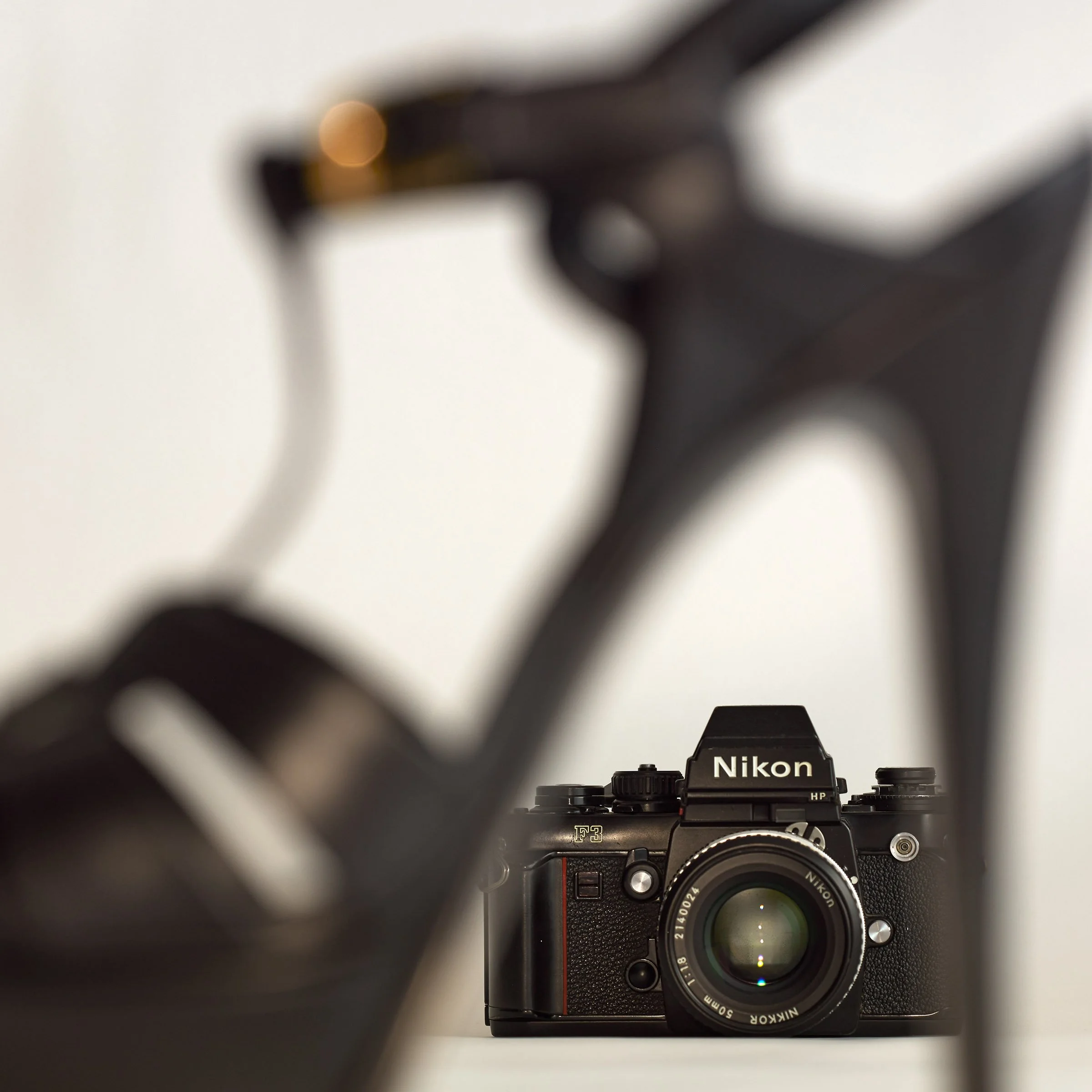 25TST1688_048_YSL_CANON F4.jpg