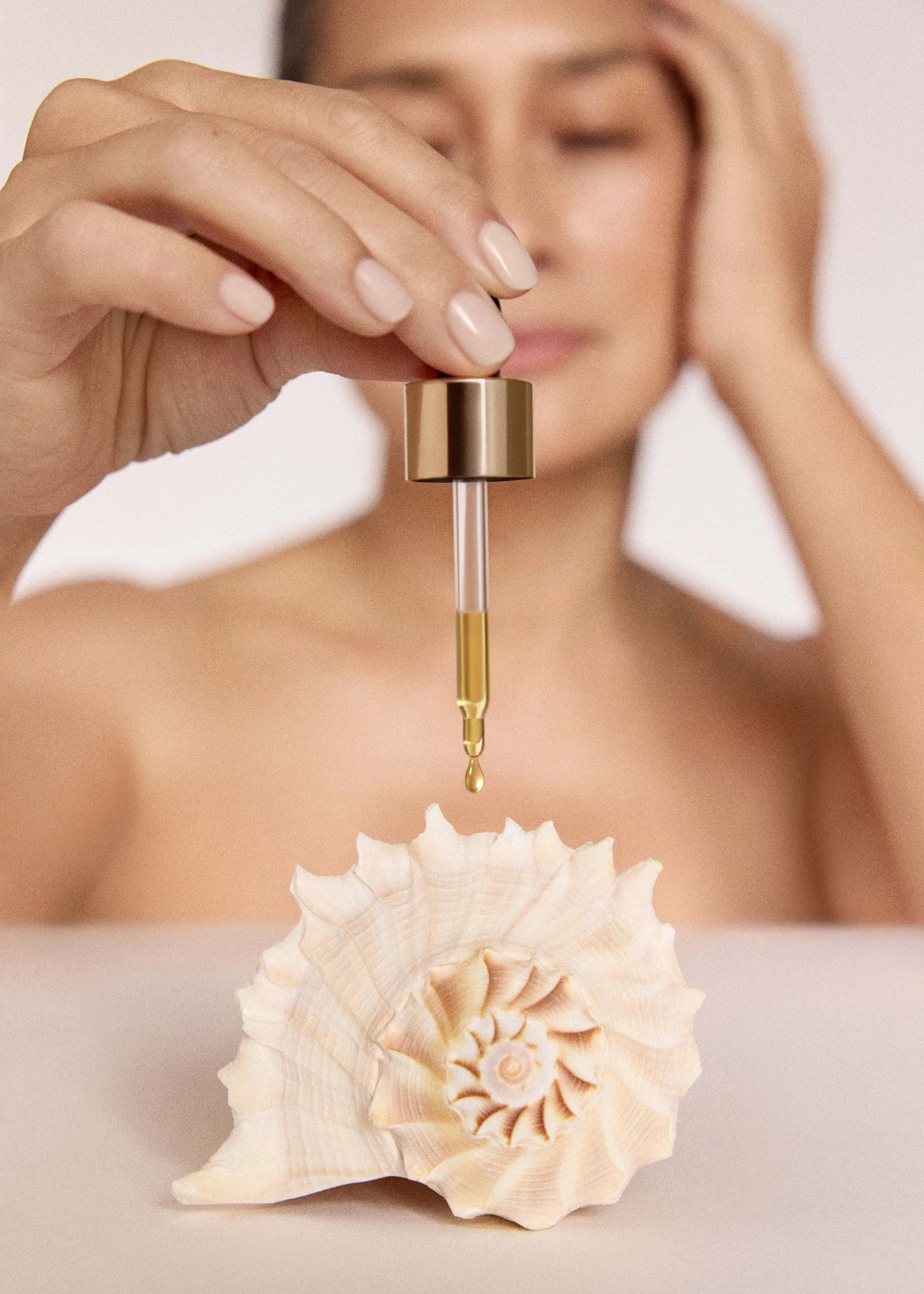 25TST1730_WELLNESS_ANNA_table set shell dropper_3973.jpg