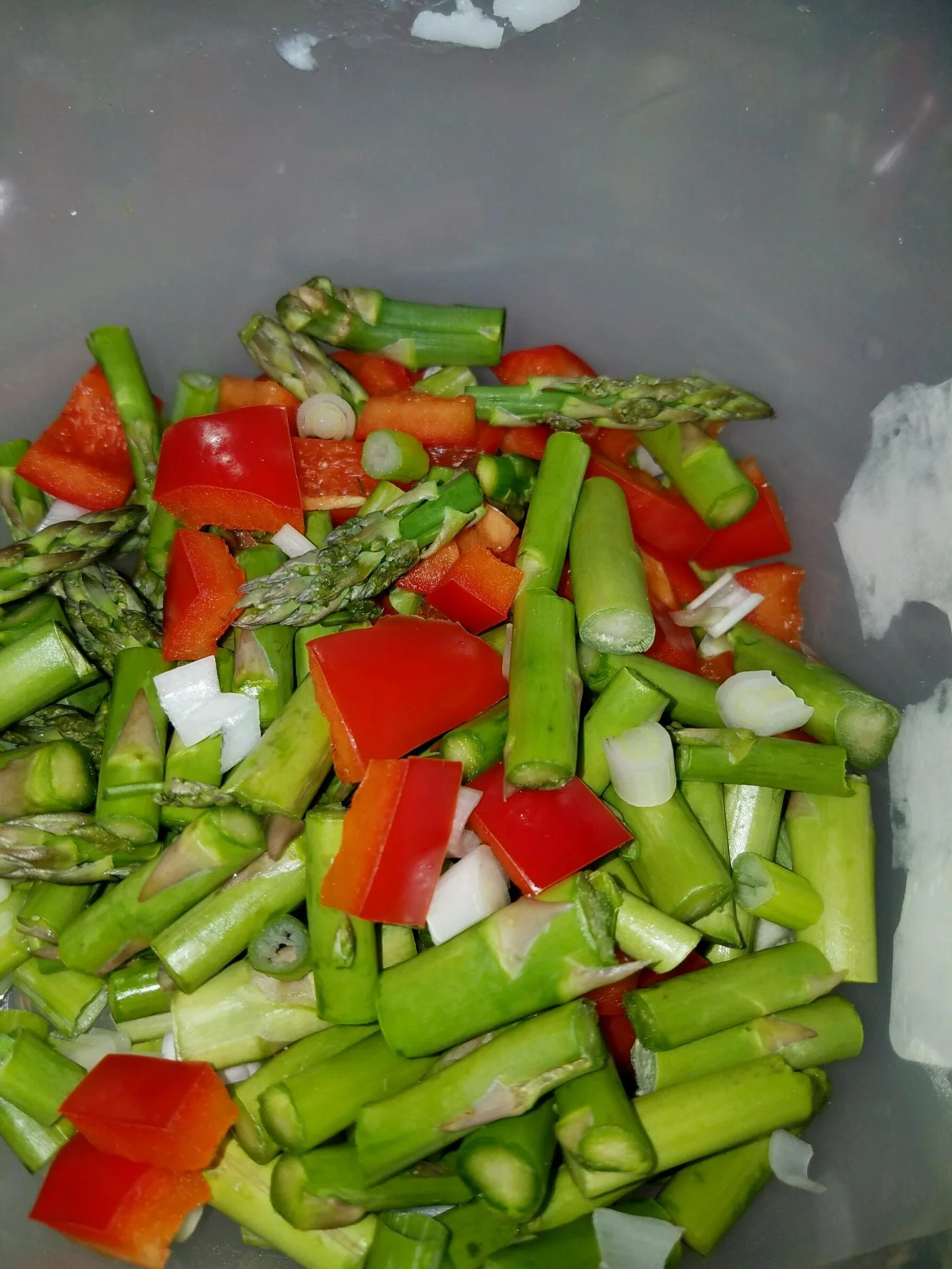 Use a combo of whatever veggies you have on hand. Another option to keep it heathy is to mix the veggies with the chicken, omitting the sauce altogether.