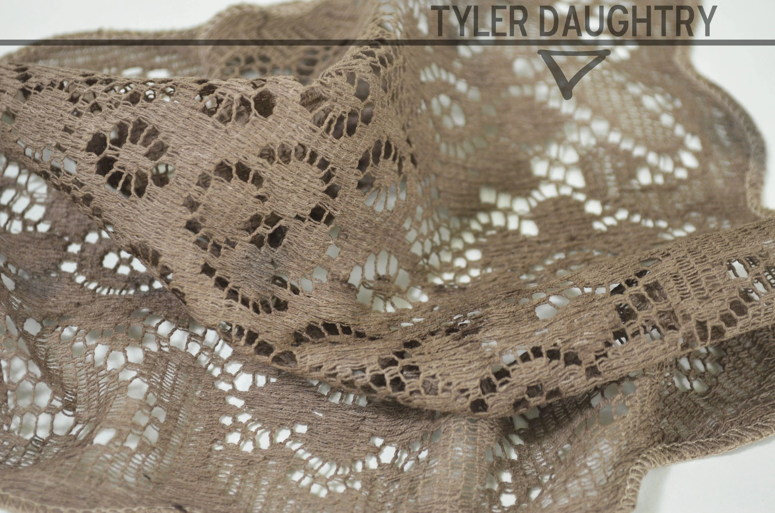 TDDAS-02 studio lace crumple 1 watermark.jpg