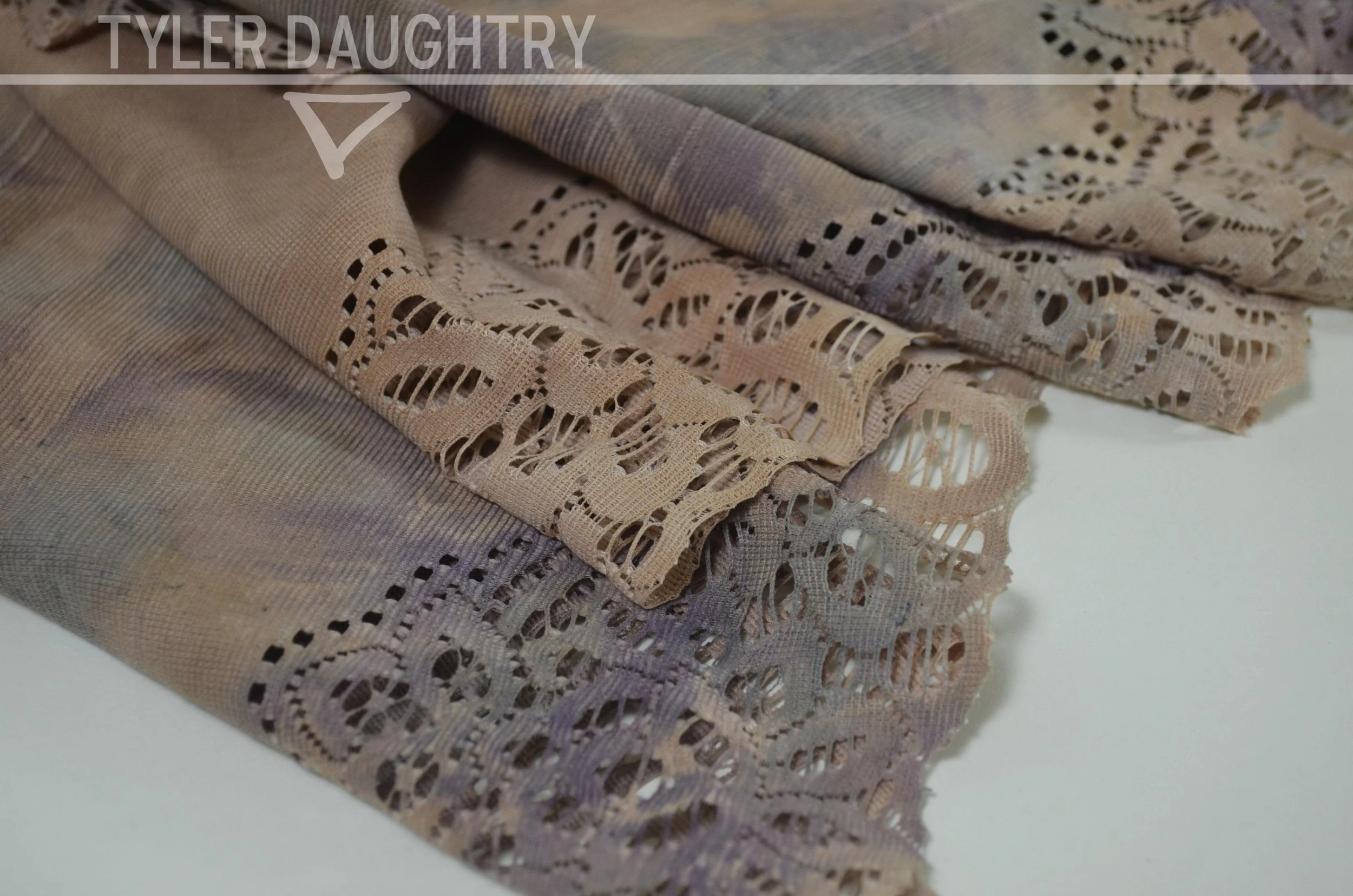 TDDDAR-01 studio runner crumple 3 watermark.jpg