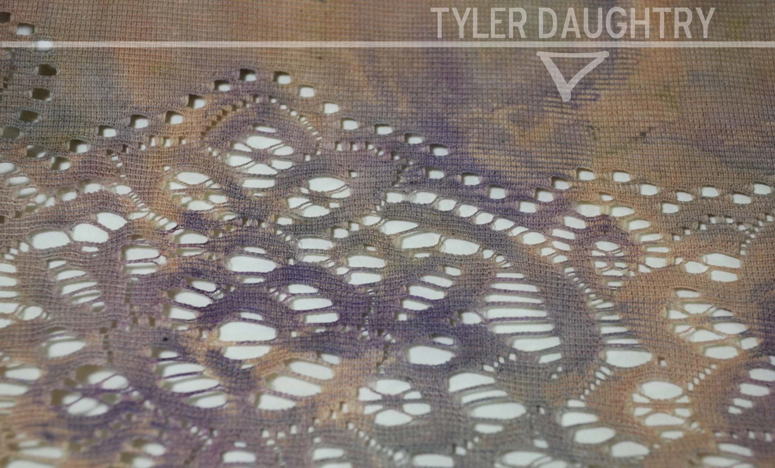 TDDDAR-01 studio runner flat detail 3 watermark.jpg
