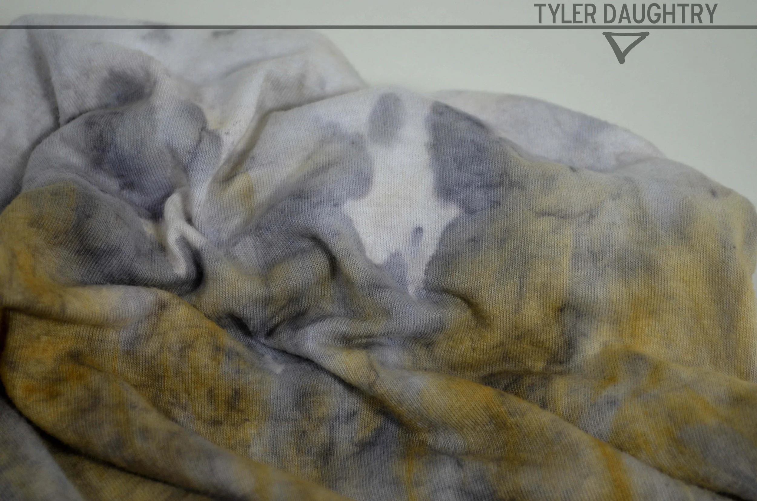 TDDE2-02 studio crumple-3 watermark.jpg