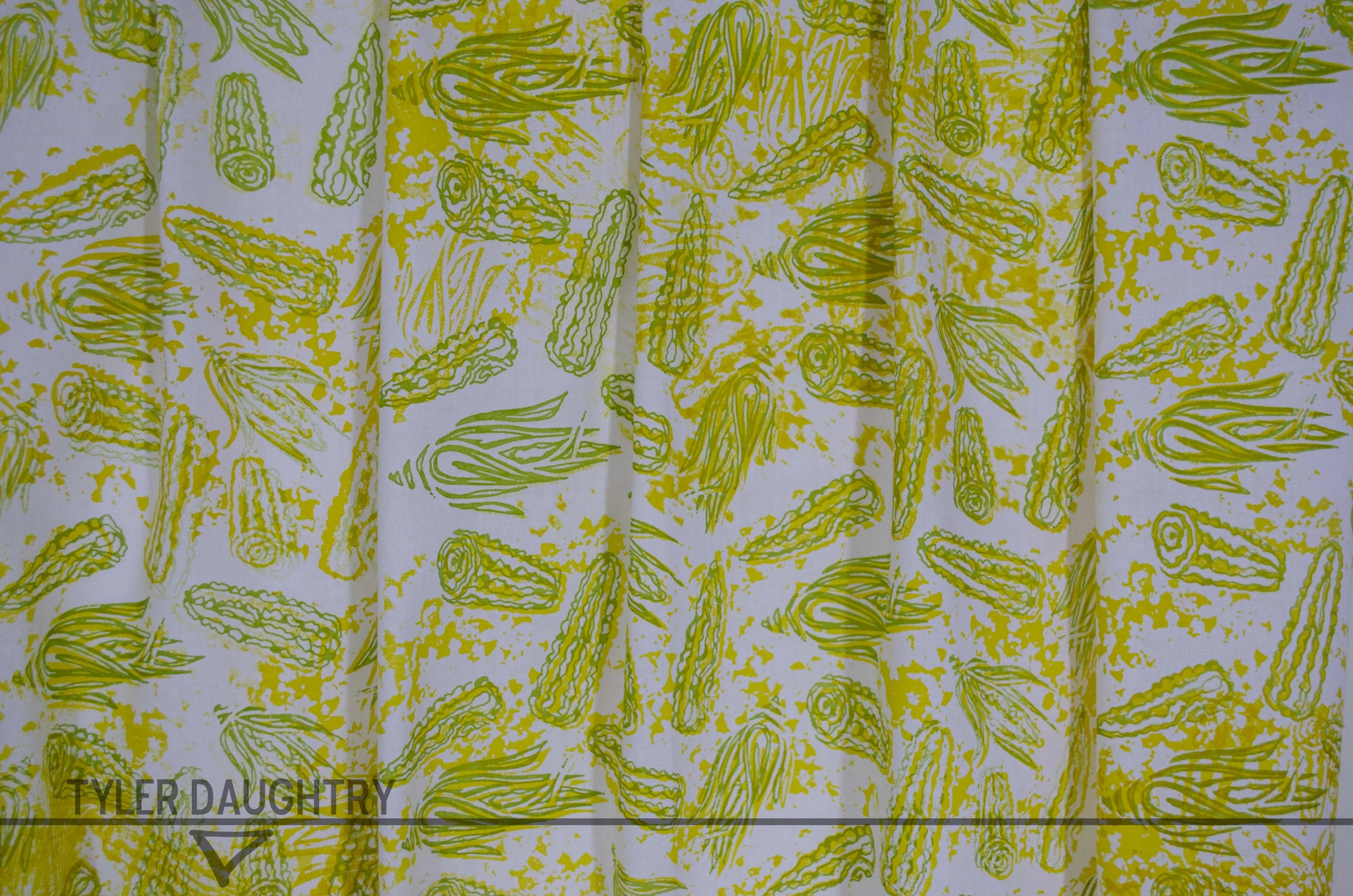 TDDROTS-03 white drape zoom-2 watermark.jpg