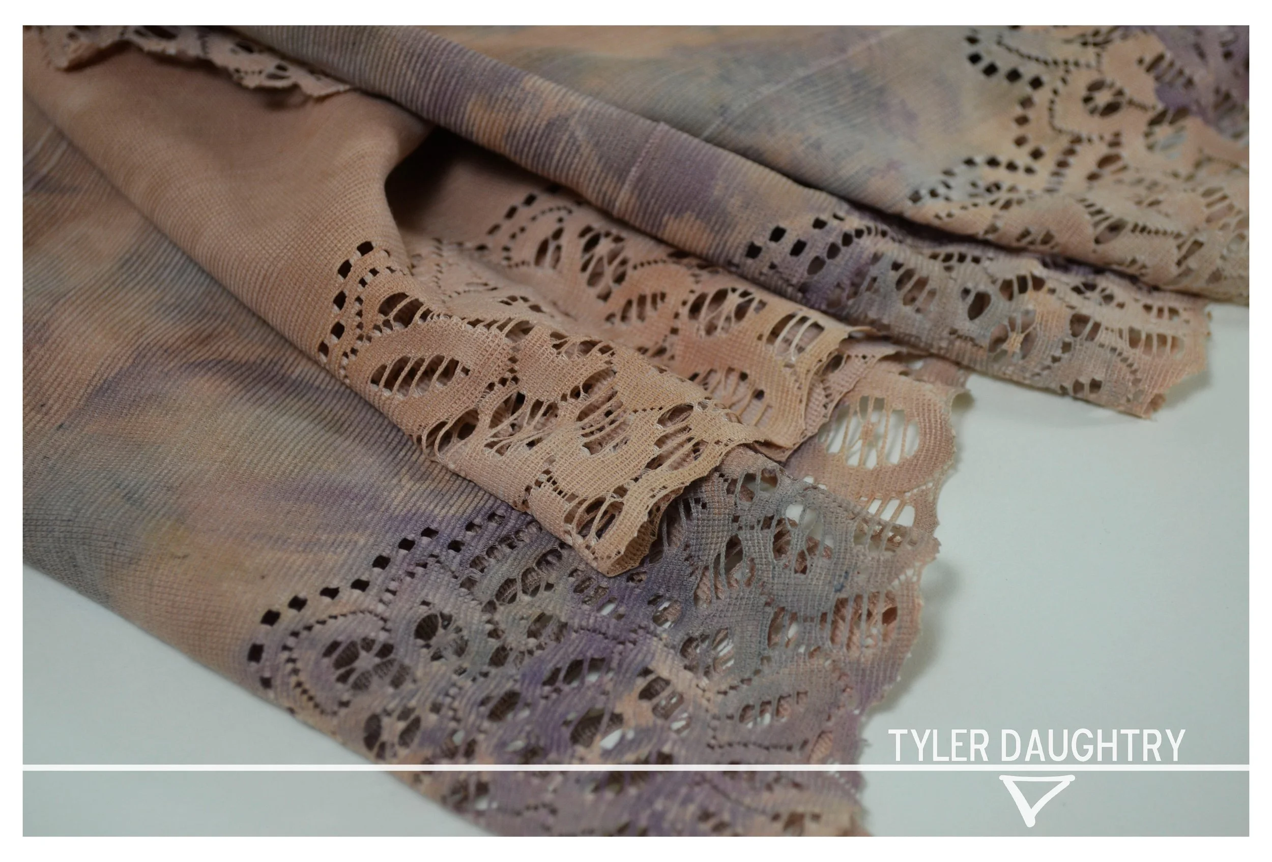 TDDDAR-01 studio runner crumple 3 watermark.jpg