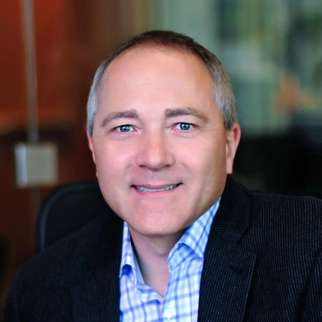 Robert Kelle Headshot C.jpg