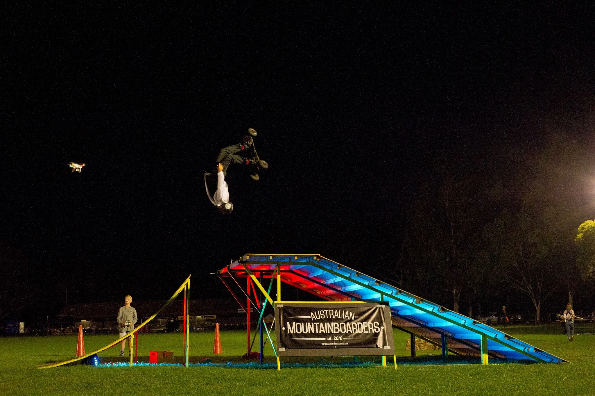 Extreme Sports event entertainment, stunt show hire, mountainboard lessons, mountainboarding show