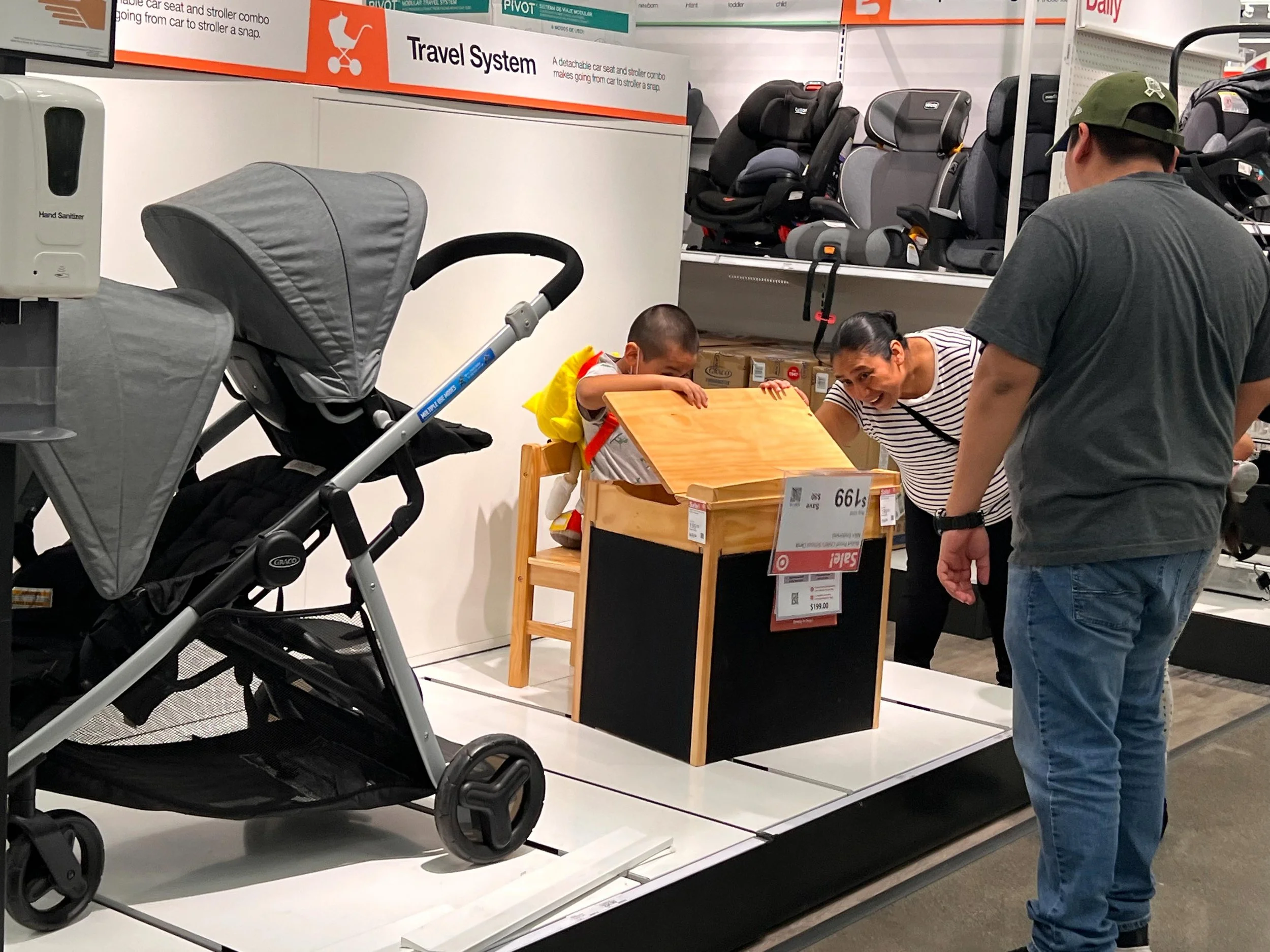 Plastic Jesus Street art