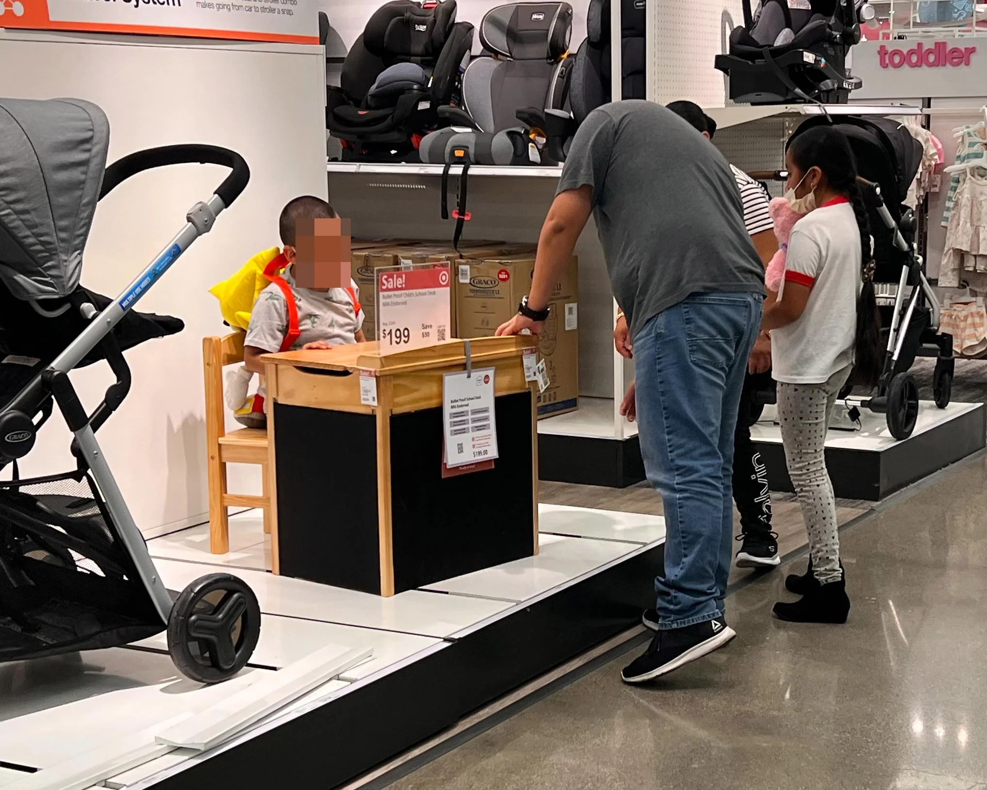 Plastic Jesus Street art