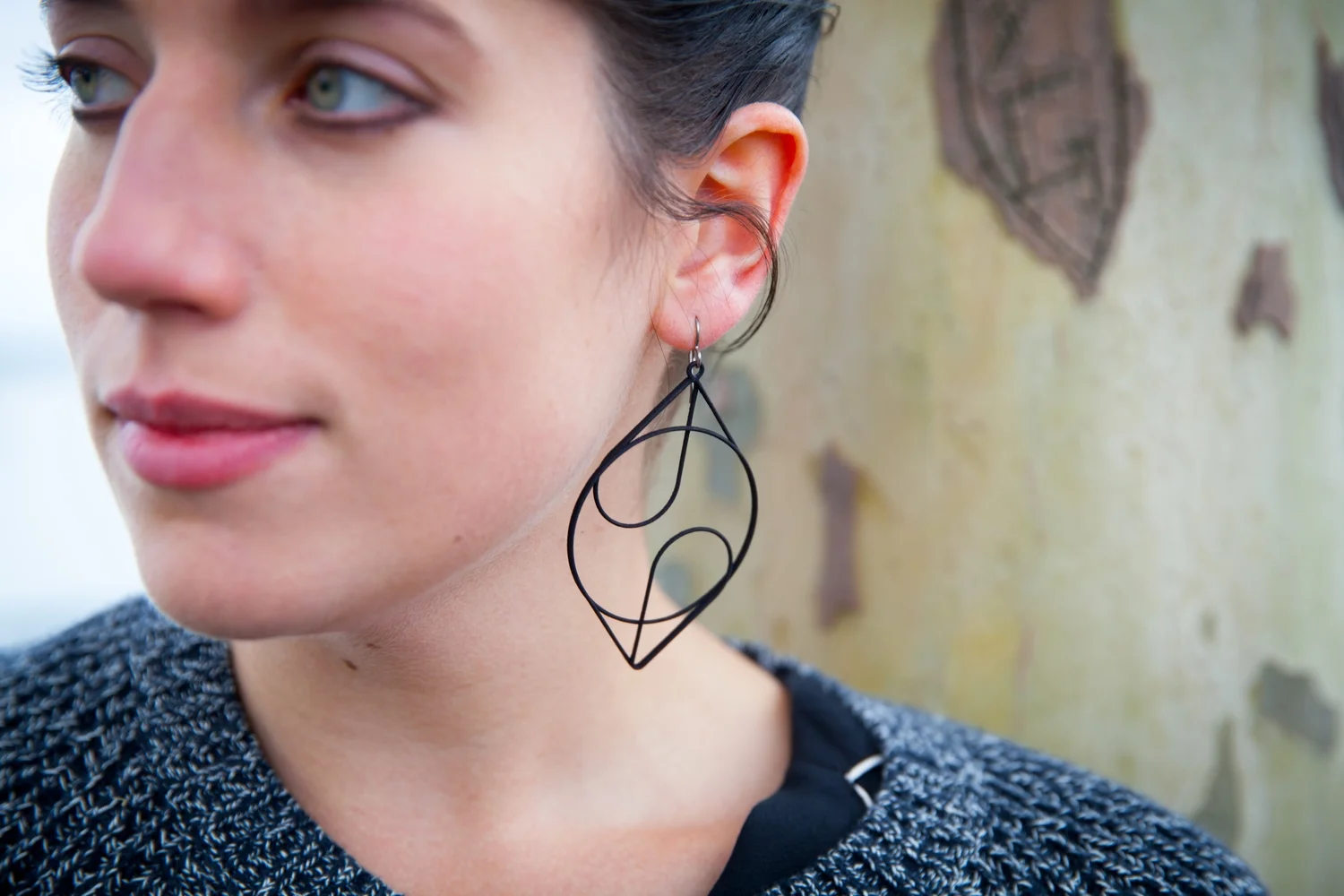 Piper_Close up_Large Black.jpg