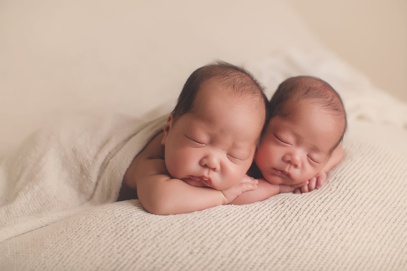  ORANGE COUNTY NEWBORN TWINS BY SUGAR FREE PHOTOGRAPHY