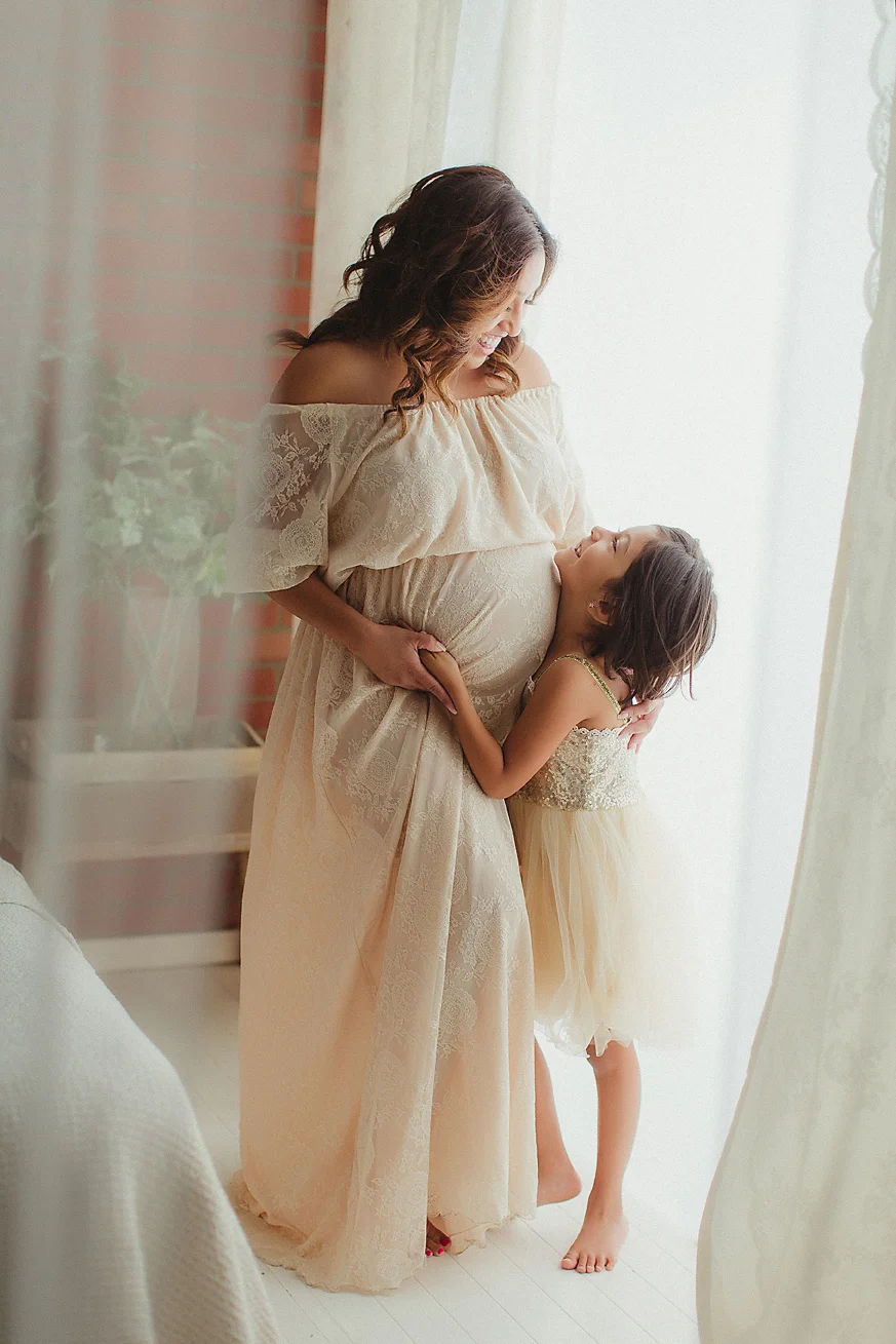 mommy-and-me-photography-orange-county-maternity-studio-brick-wall.jpg