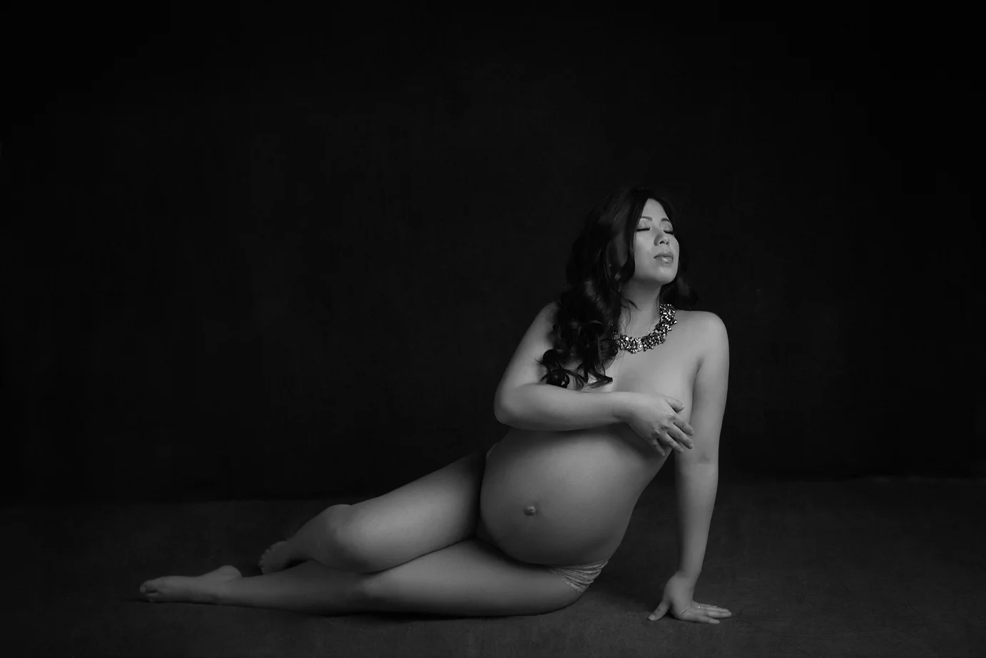 oc-maternity-photography-studio-irvine-newport-beach-sexy-nude-classy-gorgeous.jpg