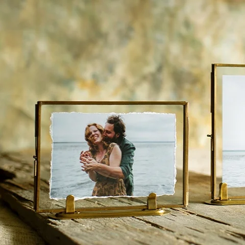 prod_vintage-brass-stand_frames_304727.jpg