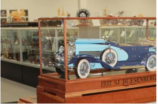 Let's Explore Marvels in Miniature