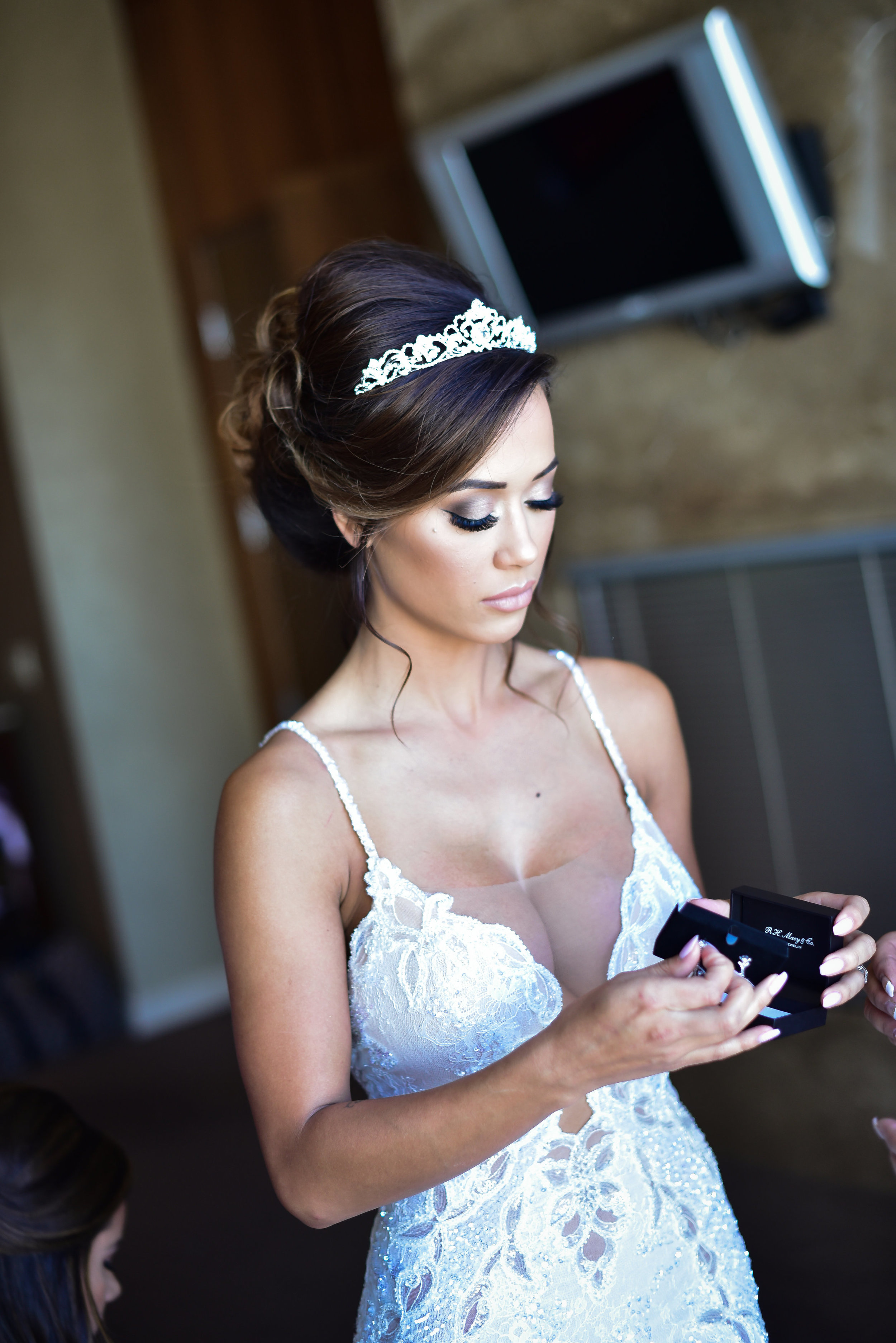 Jen-Getting Ready Pre Ceremony-0086.jpg